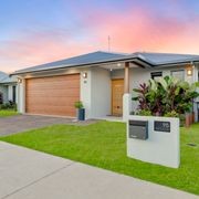 DecoWood® Garage Doors | Timber Look gallery detail image