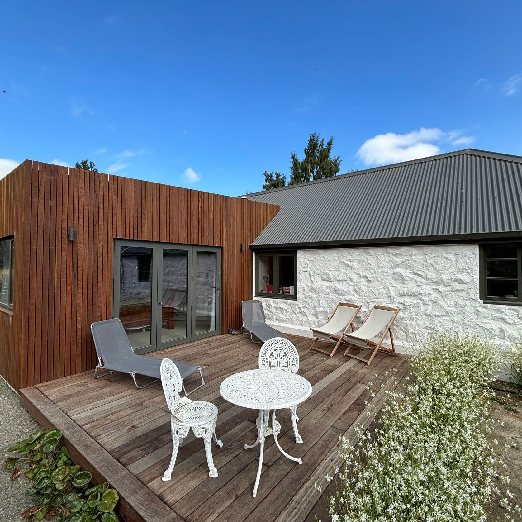 Spotted Gum Vertical Hardwood Cladding gallery detail image