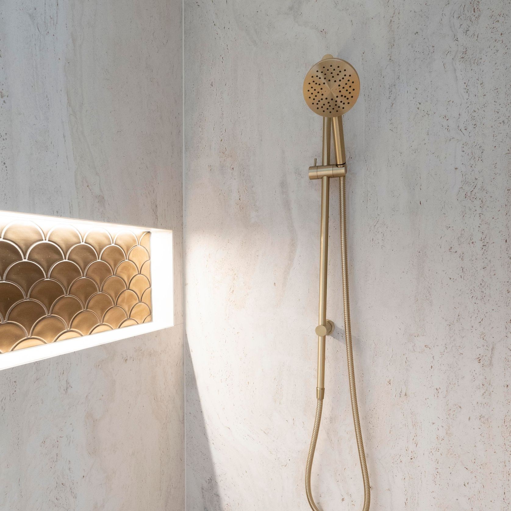 Tate Aerlux® Single Spray Slide Shower gallery detail image