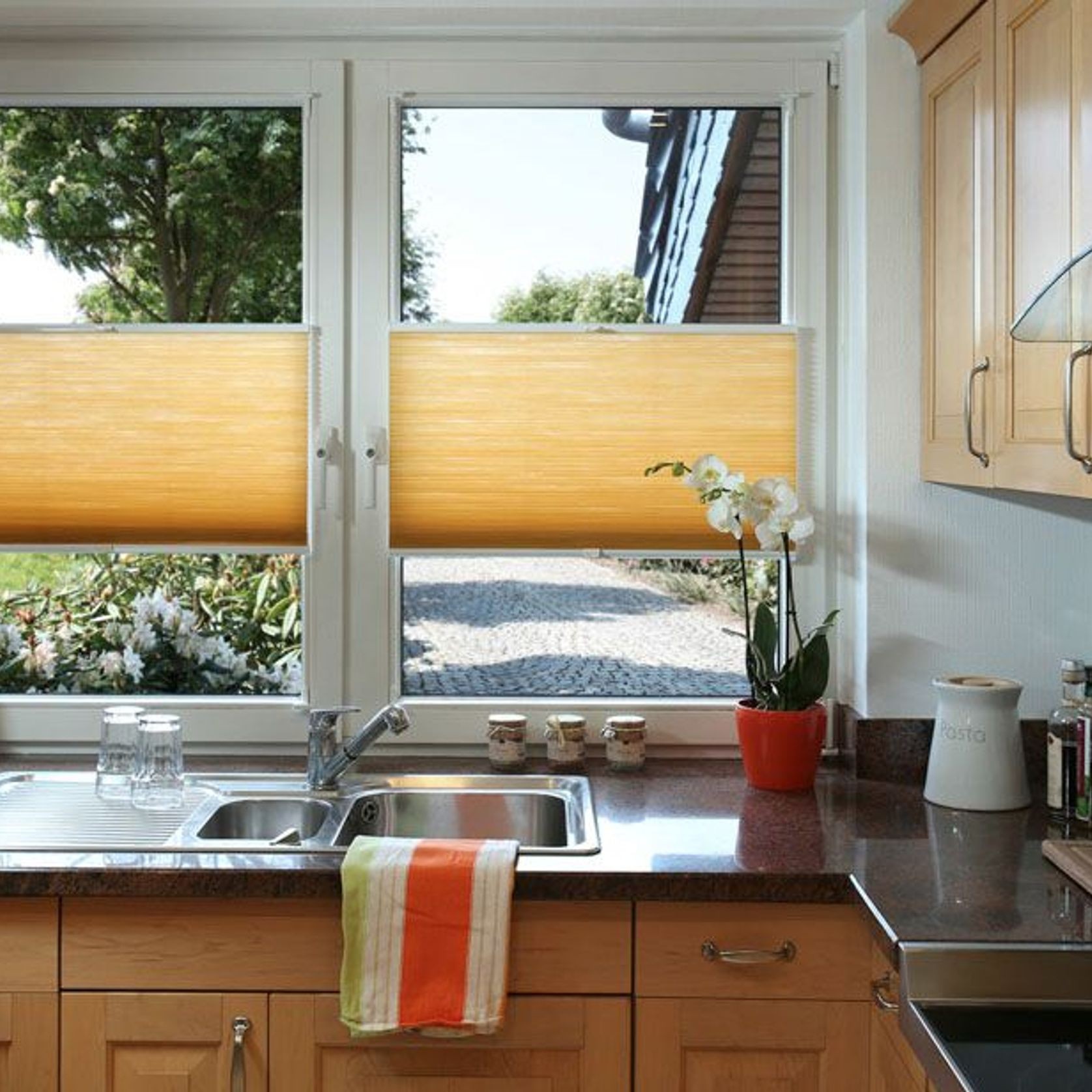 Simply Cell Honeycomb Blinds gallery detail image