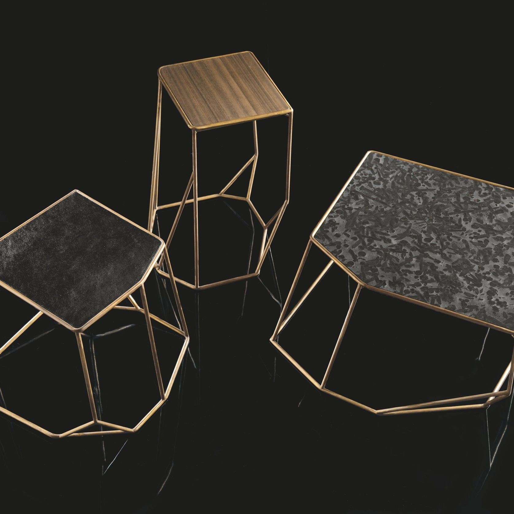 W Table gallery detail image