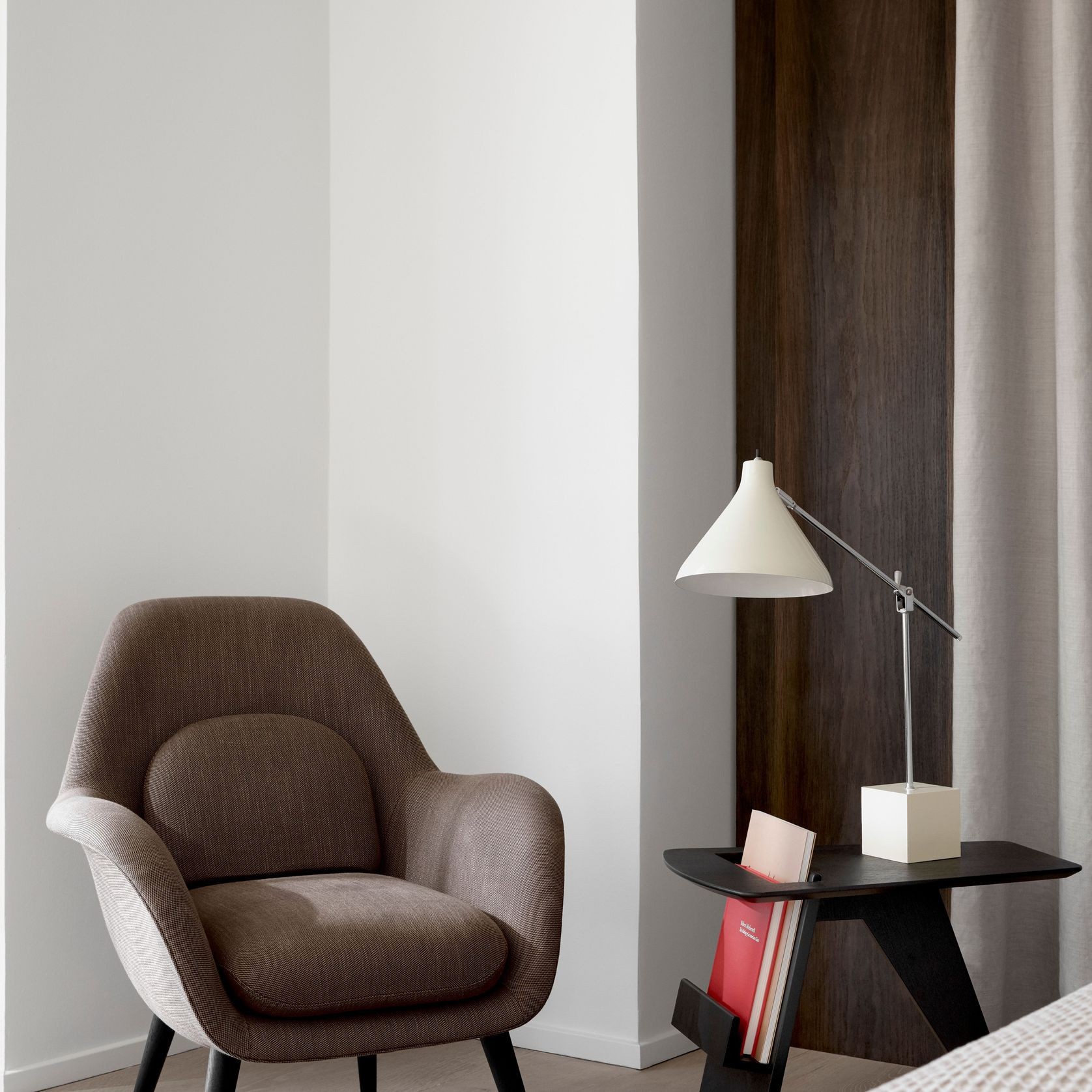 Risom Magazine Table by Fredericia gallery detail image