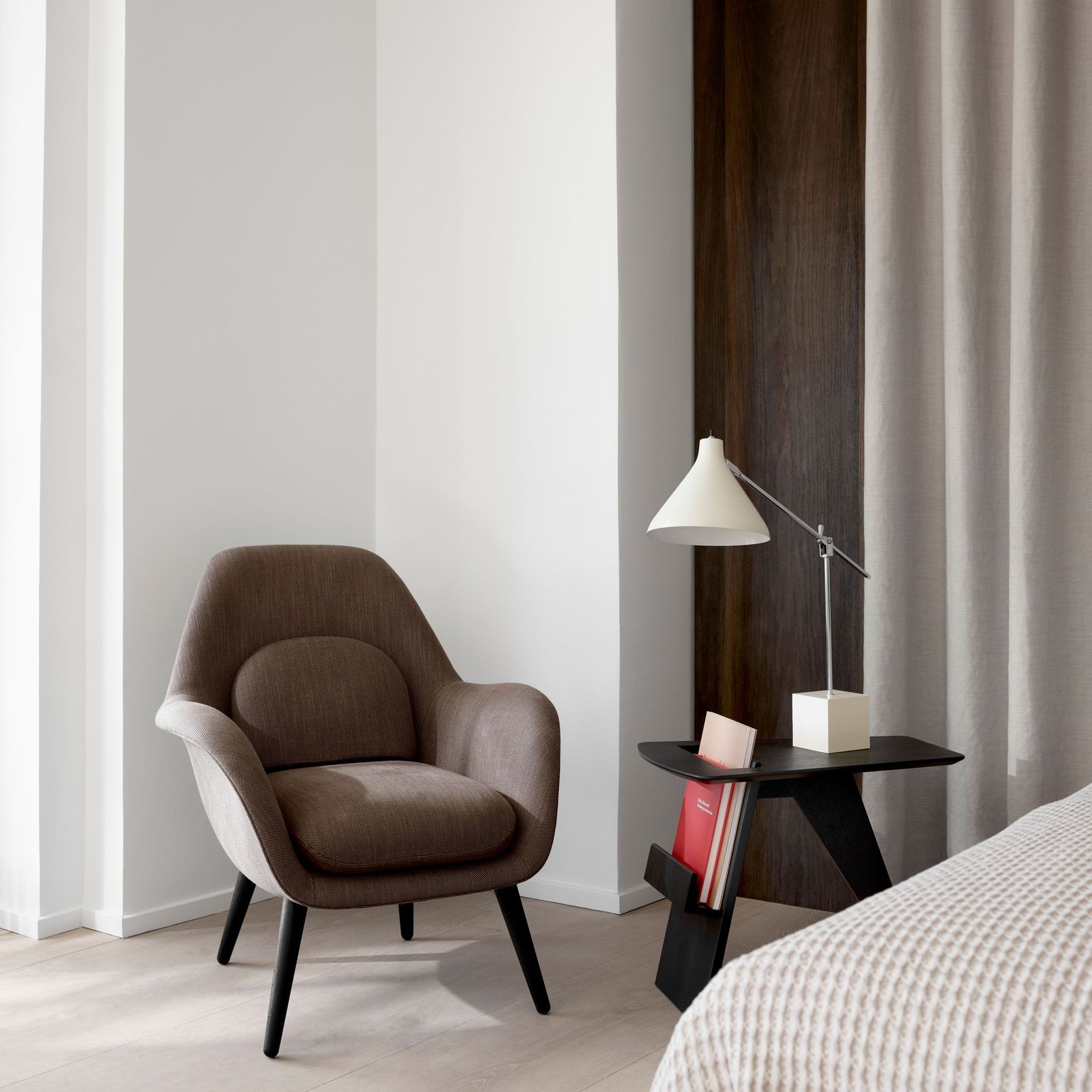 Risom Magazine Table by Fredericia gallery detail image
