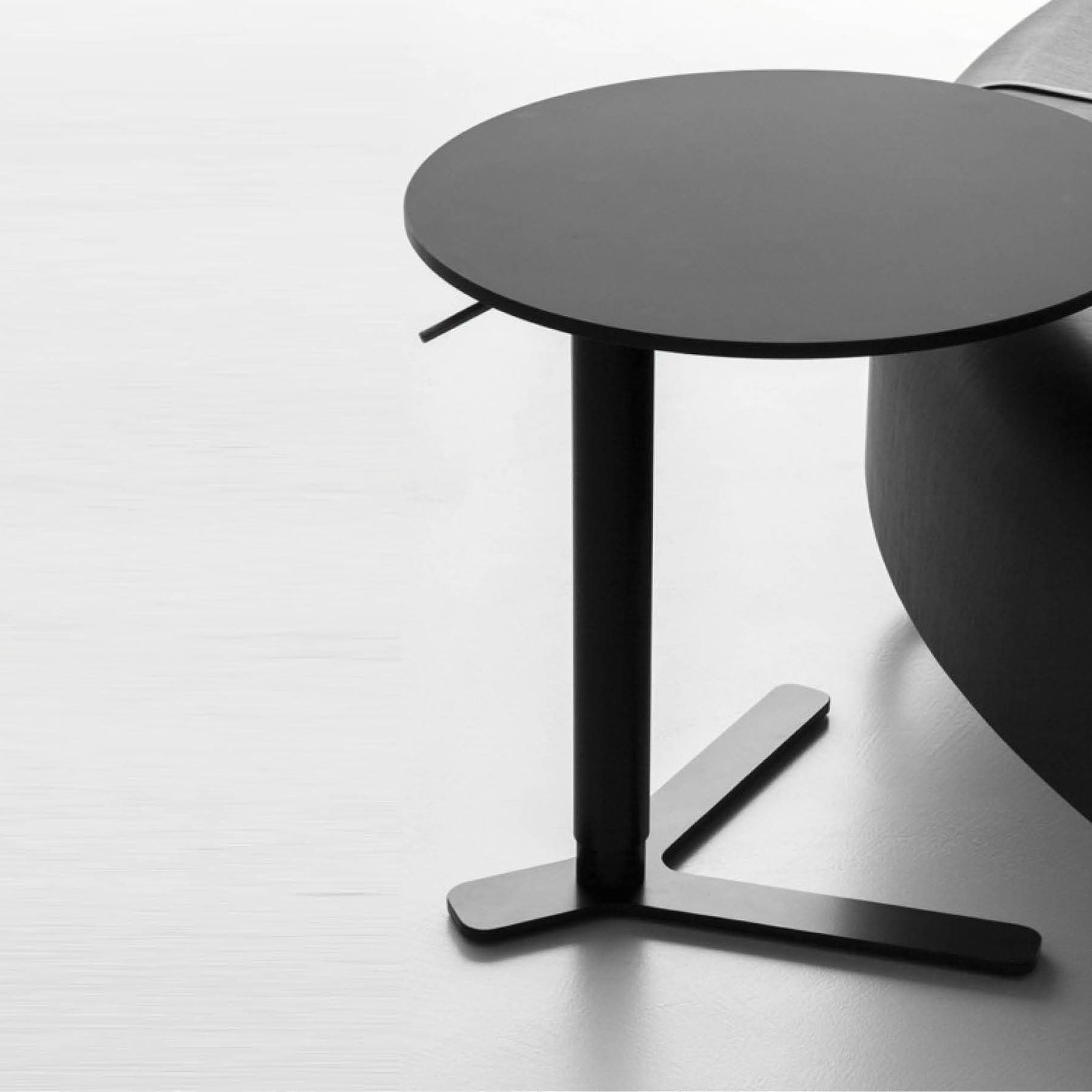 Yo | Side Table gallery detail image