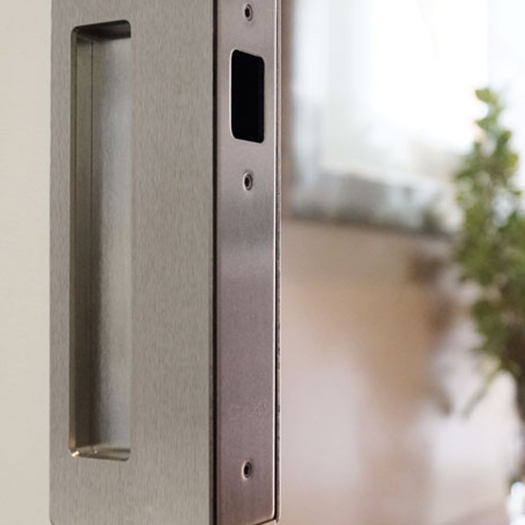 CaviLockĀ® CL400 Magnetic Cavity Slider Door Handle gallery detail image