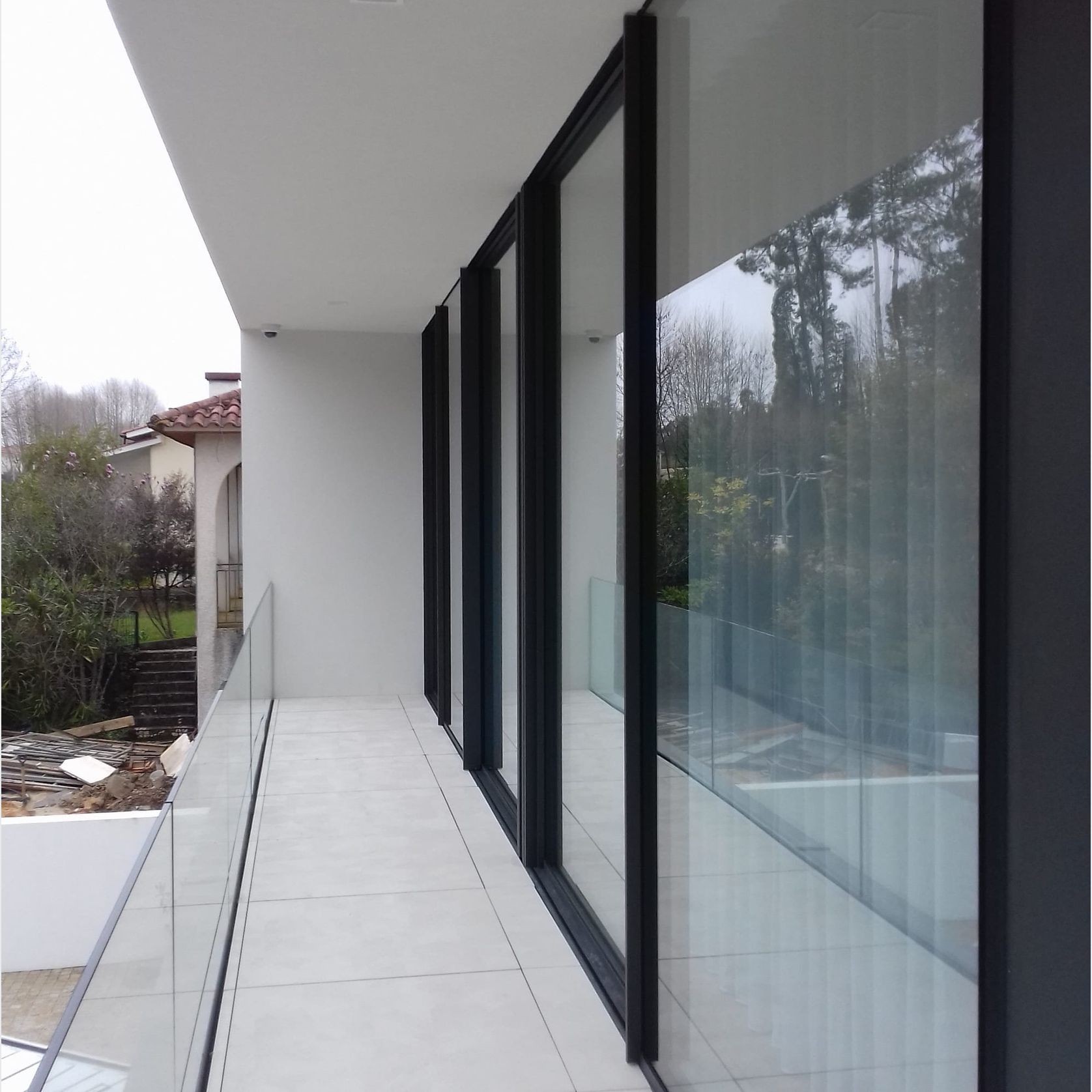 Urbane Thermally Broken Minimalist Sliding Door System gallery detail image