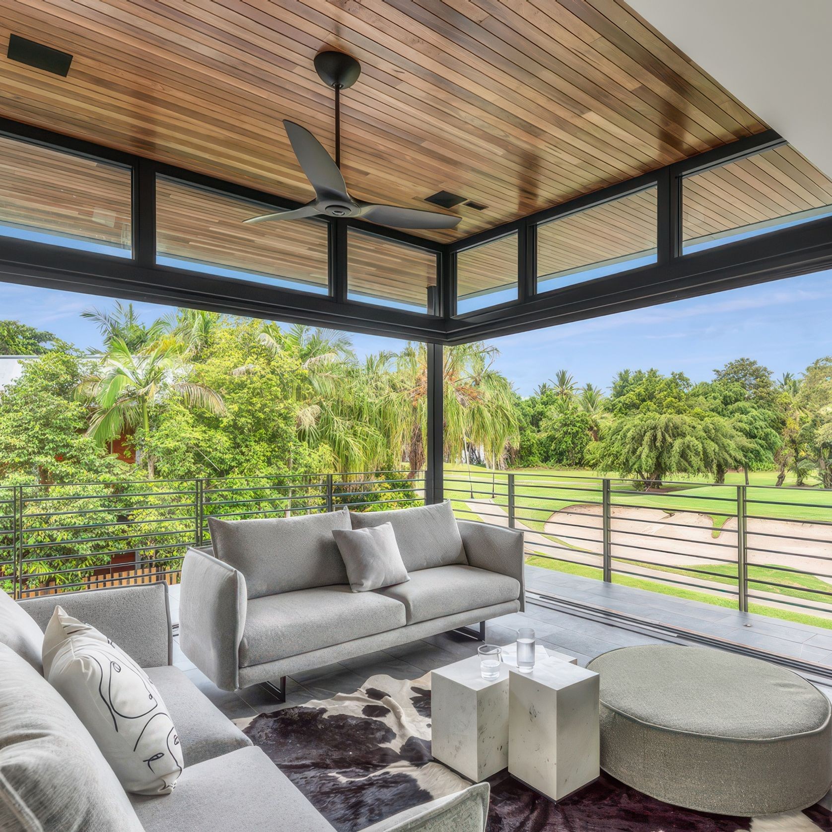 Elevate | Series 704 | Sliding Door gallery detail image