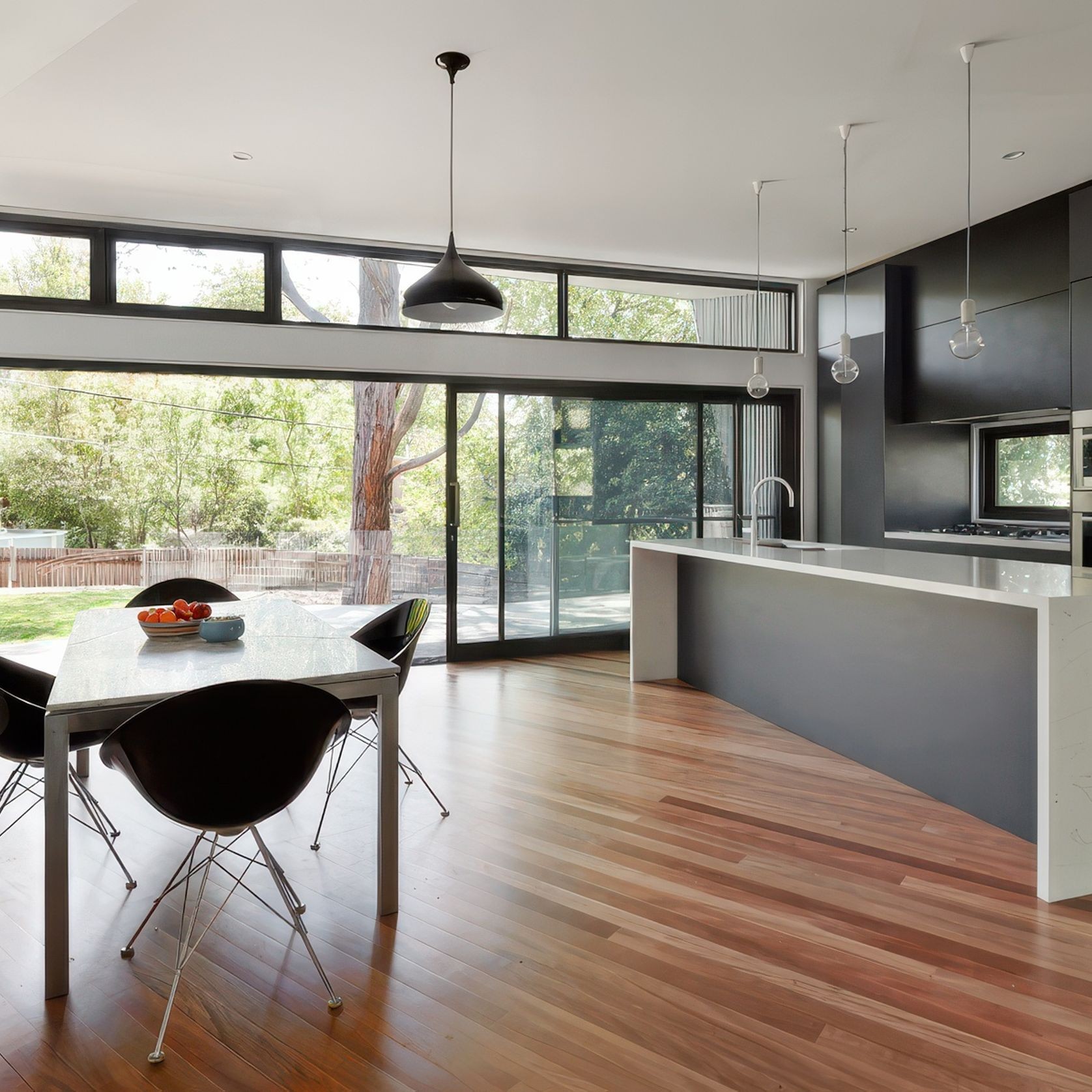 Elevate | Series 704 | Sliding Door gallery detail image