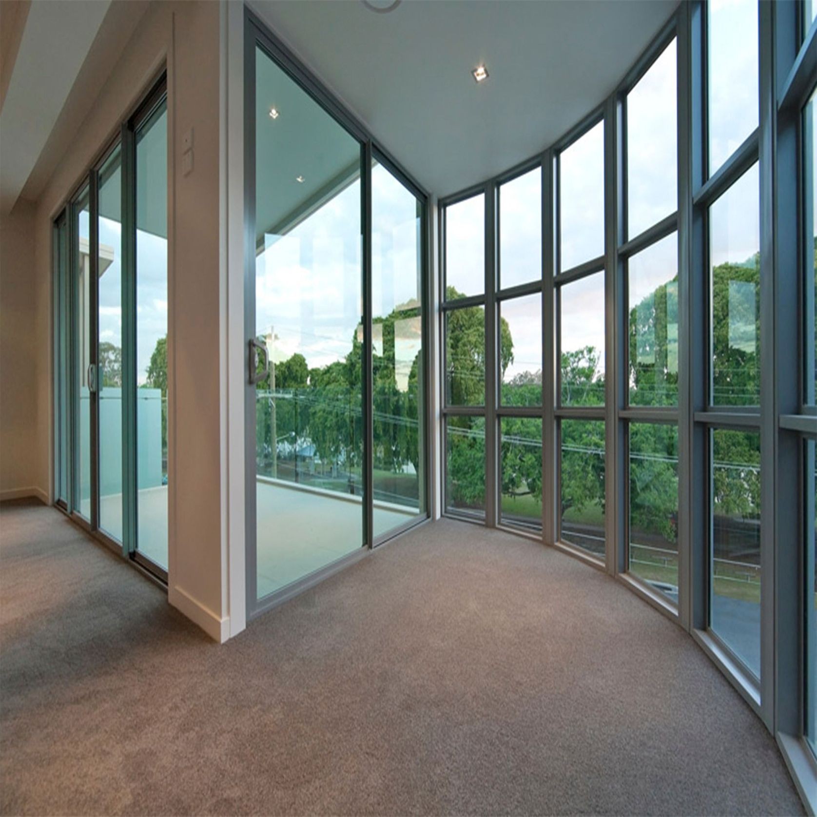 Vantage | Series 542 | Stacking Sliding Door gallery detail image