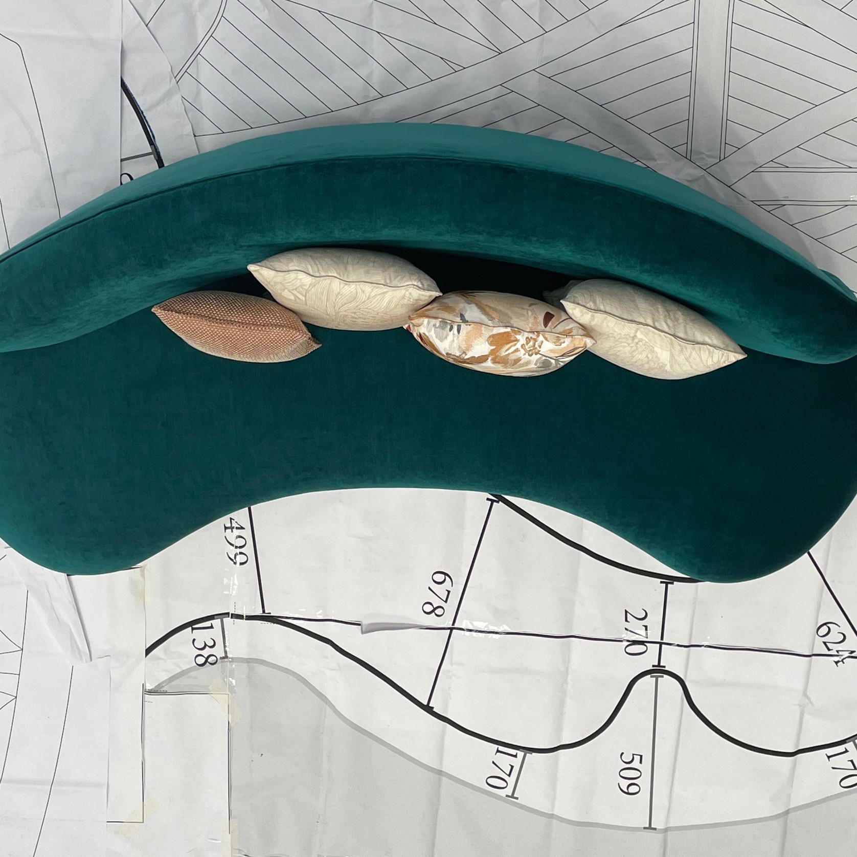 Contemporary Luxury Curved Sofa gallery detail image