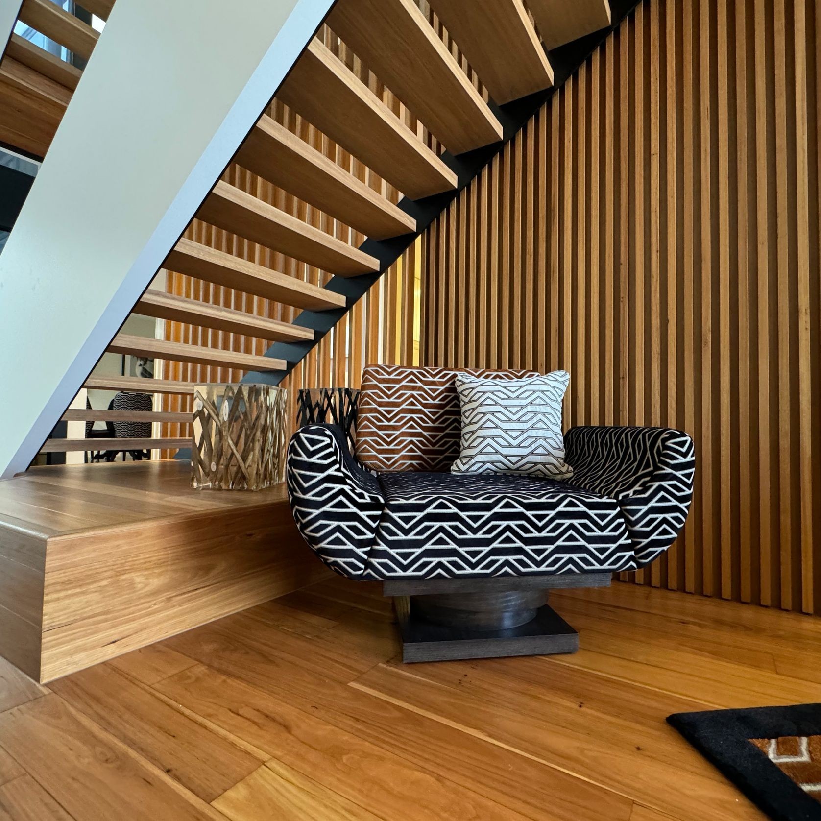 Mid Century Modern Curved Chair gallery detail image
