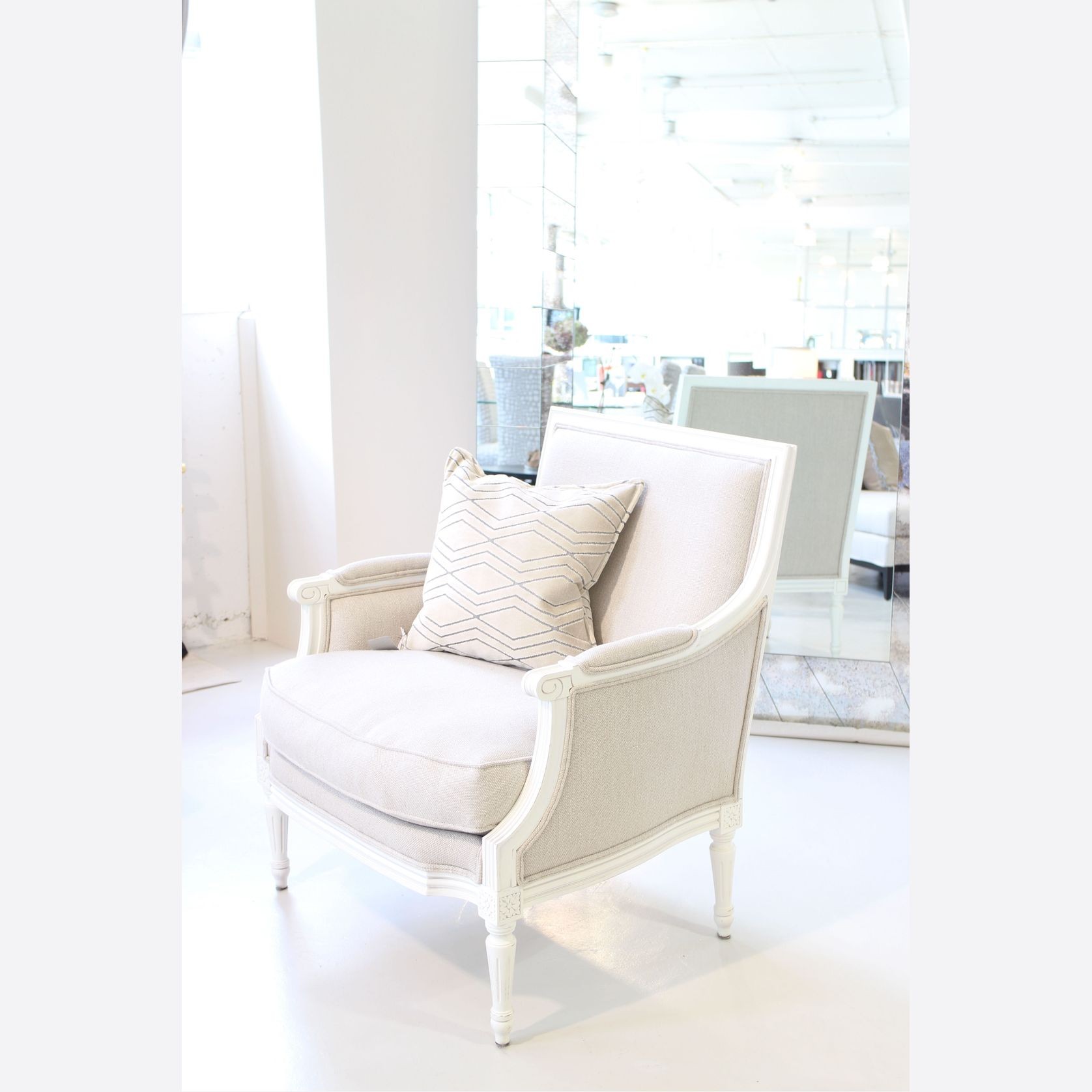 5042 Armchair gallery detail image