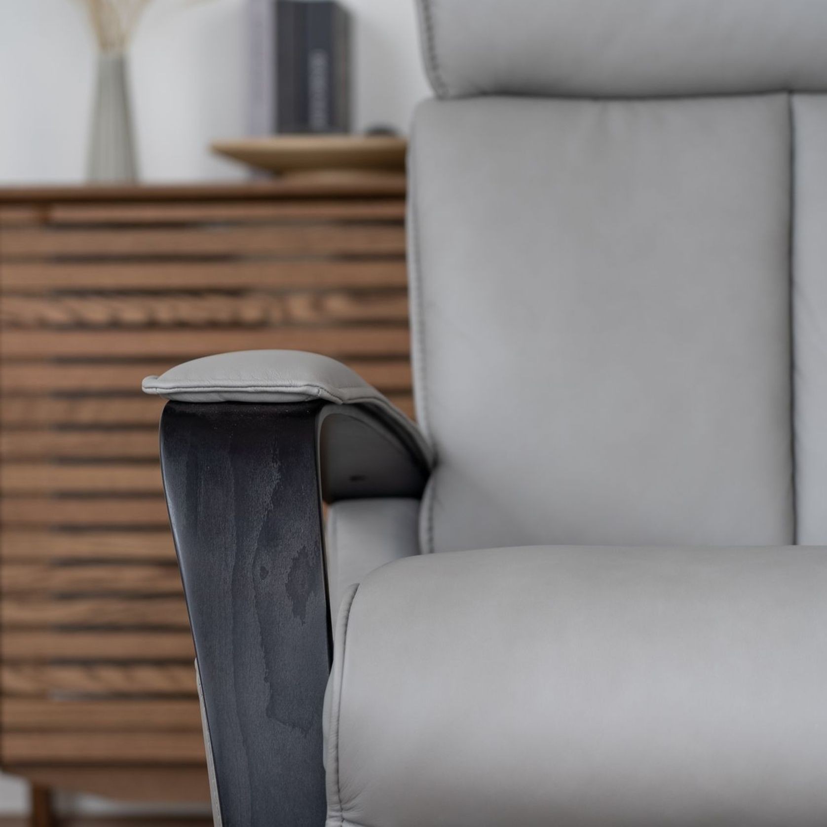 Majesty Home Theater Reclining Sofa gallery detail image