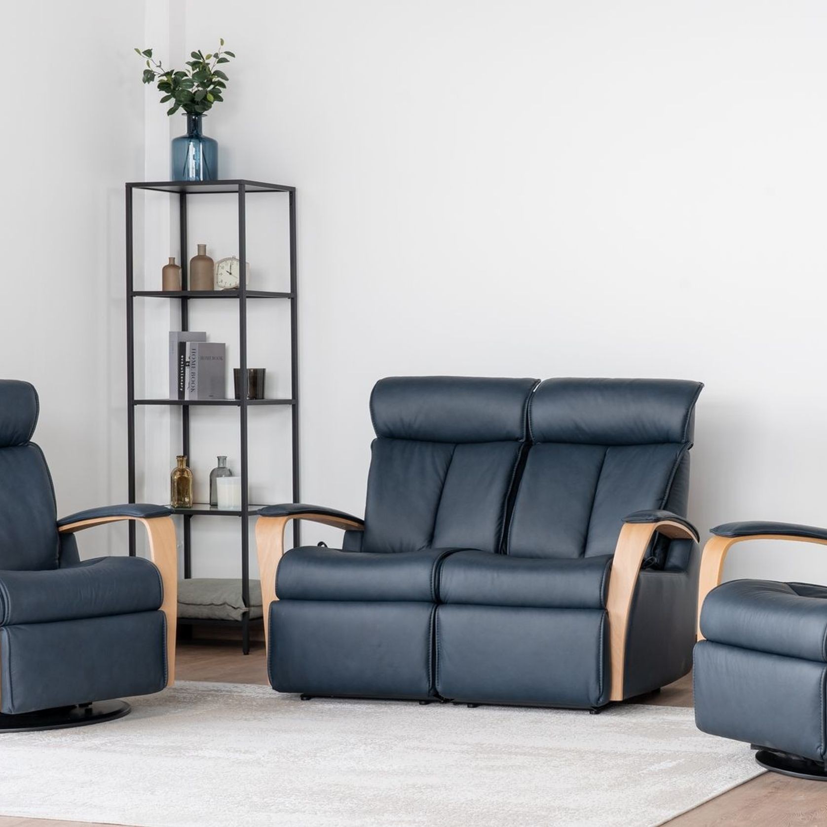 Majesty Home Theater Reclining Sofa gallery detail image