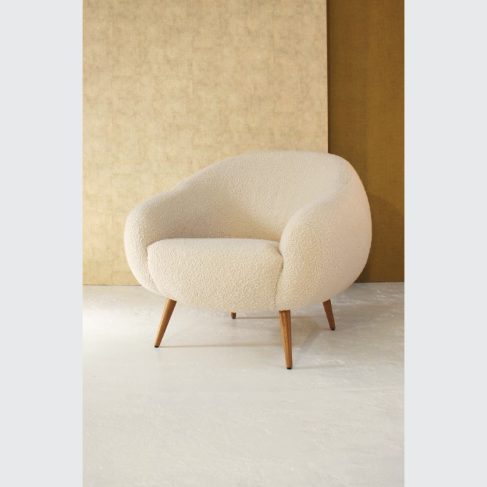 Niemeyer Armchair gallery detail image