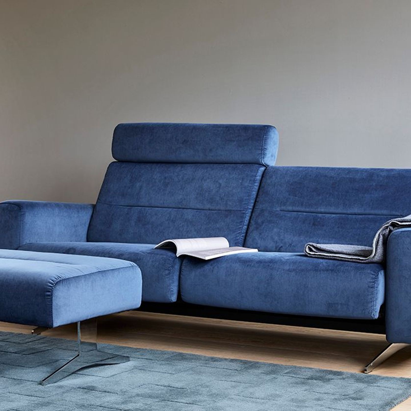 Stressless® Stella 2.5 Seater Sofa with Headrest gallery detail image