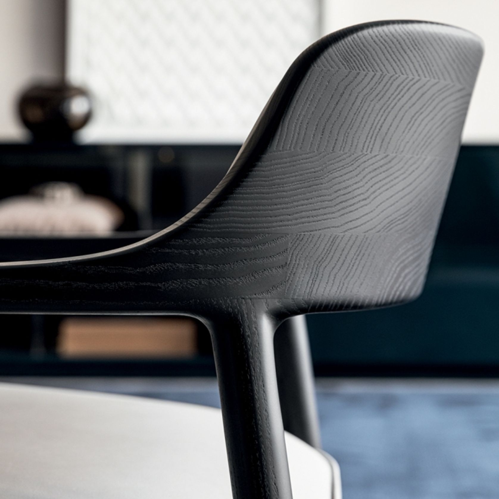 Walter Armchair by Molteni&C gallery detail image