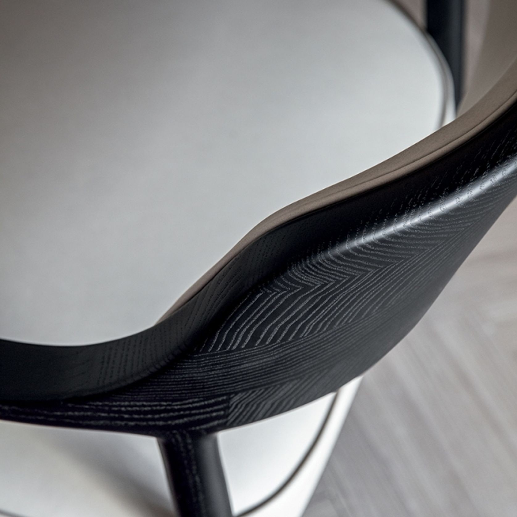 Walter Armchair by Molteni&C gallery detail image