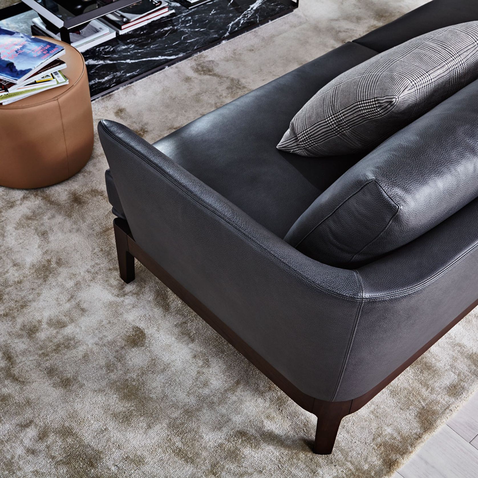 Chelsea Sofa by Molteni&C gallery detail image