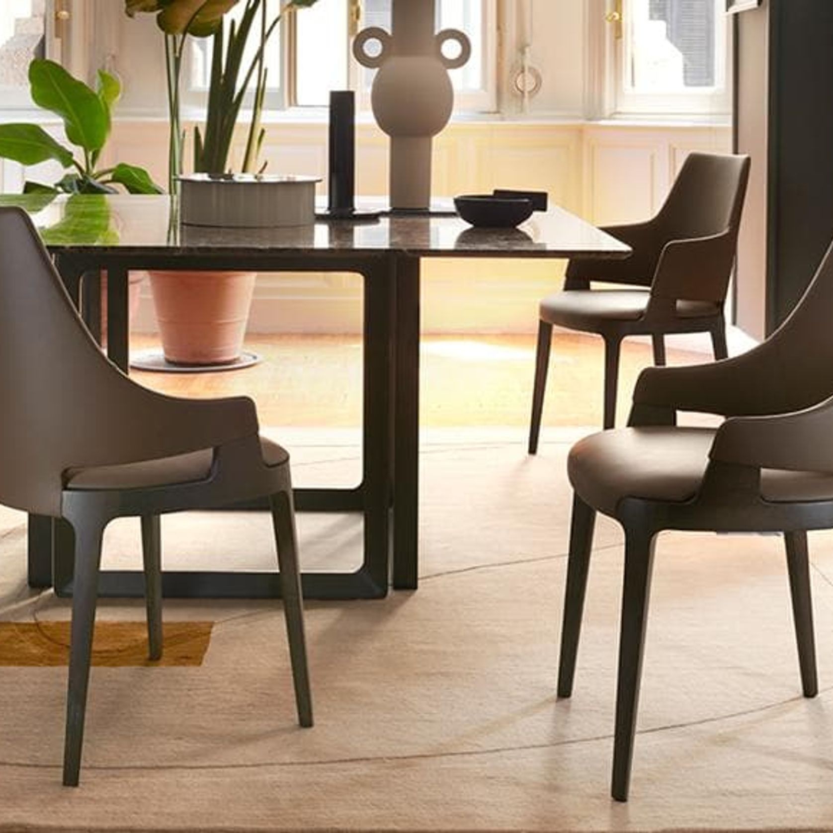 Velis | Armchair gallery detail image