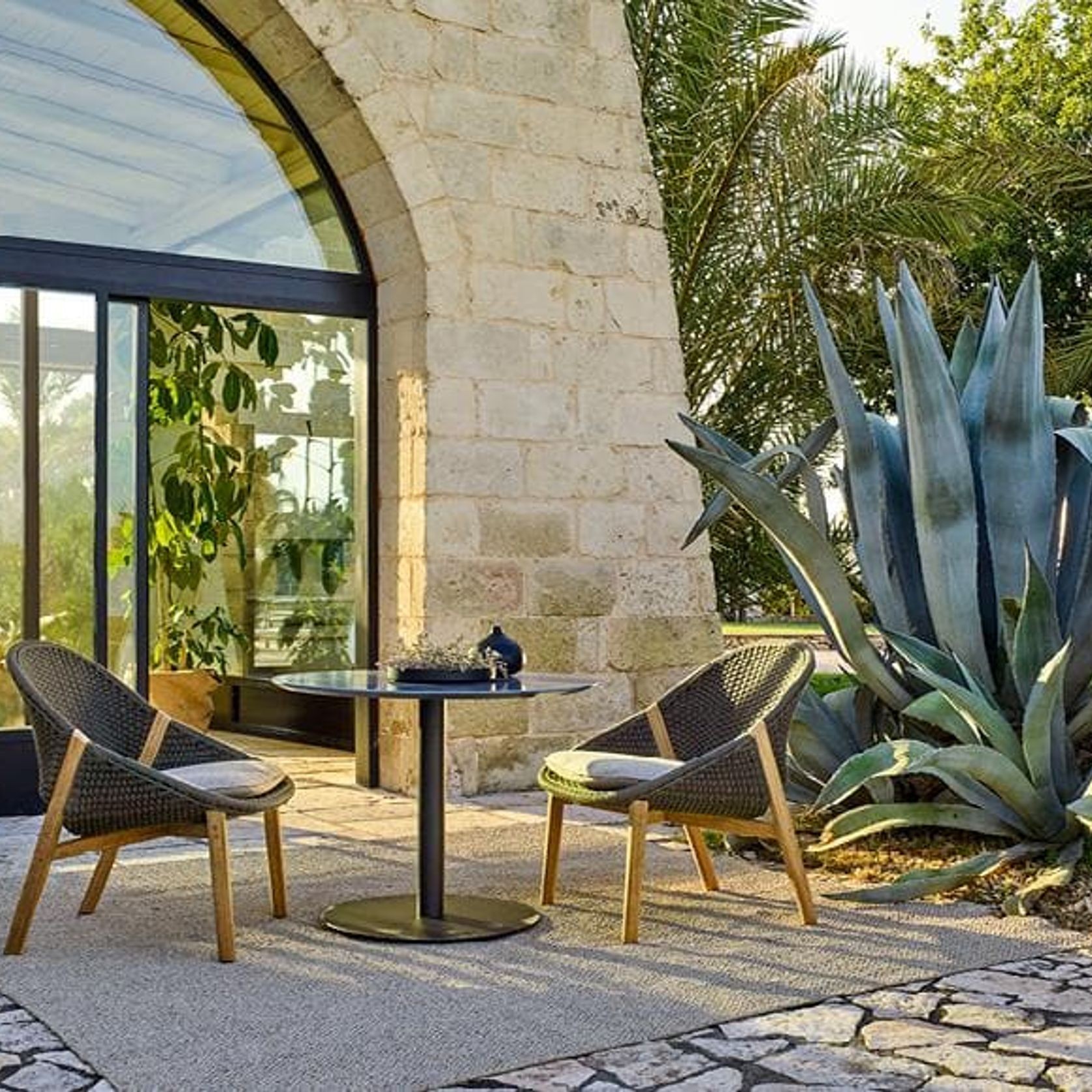 Elio | Lounge Chairs gallery detail image