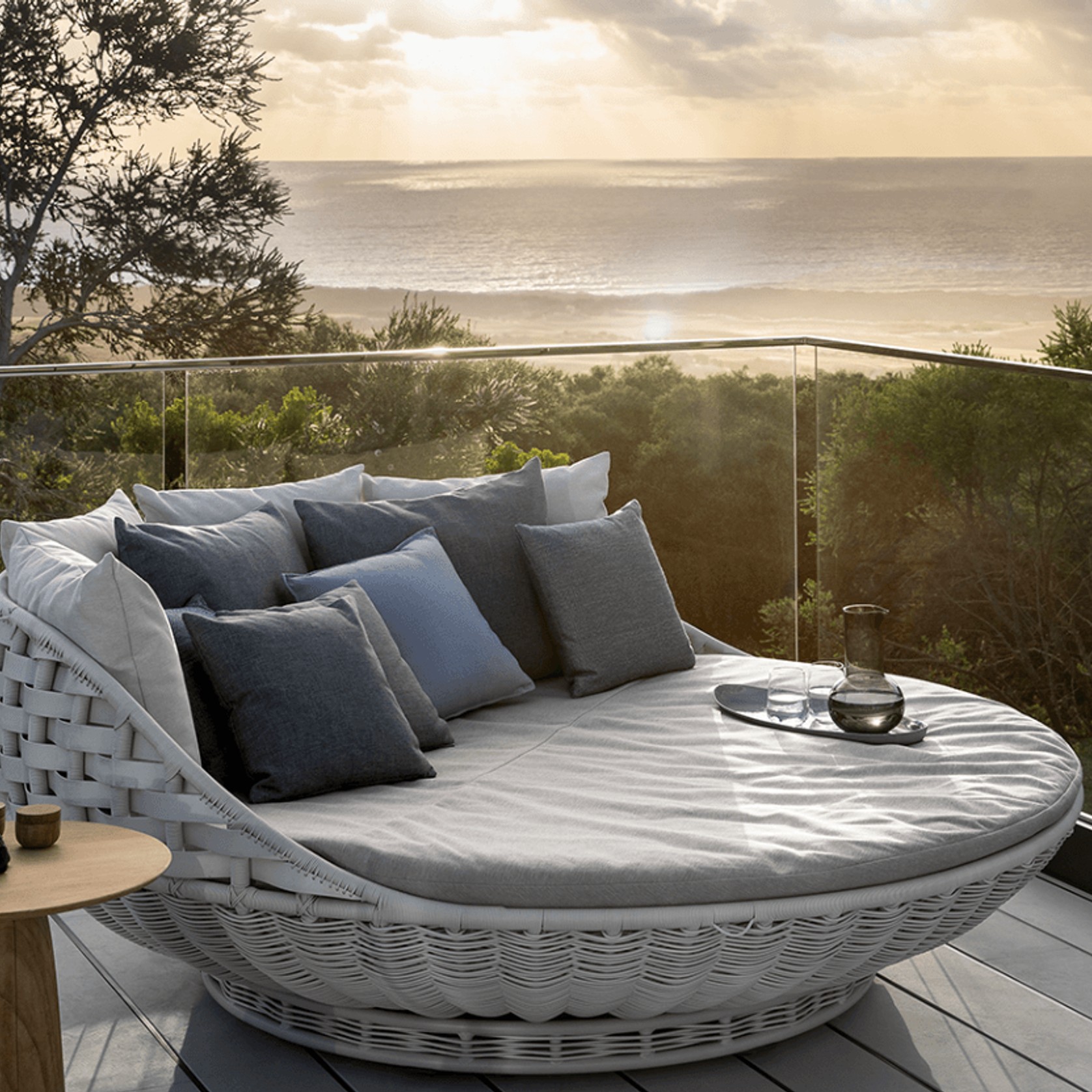 SWINGREST | Standing Lounger gallery detail image
