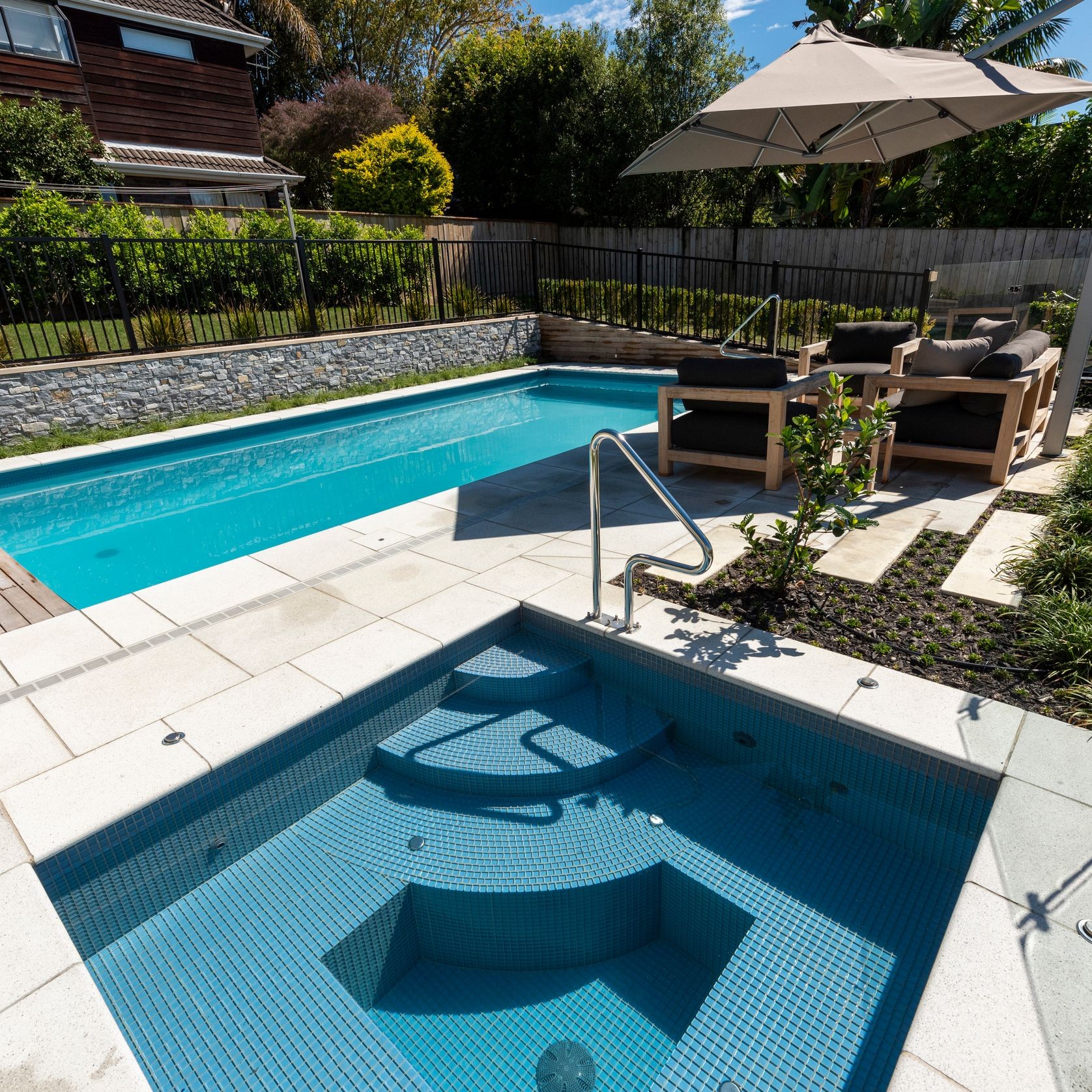 Custom Pool & Spa  gallery detail image