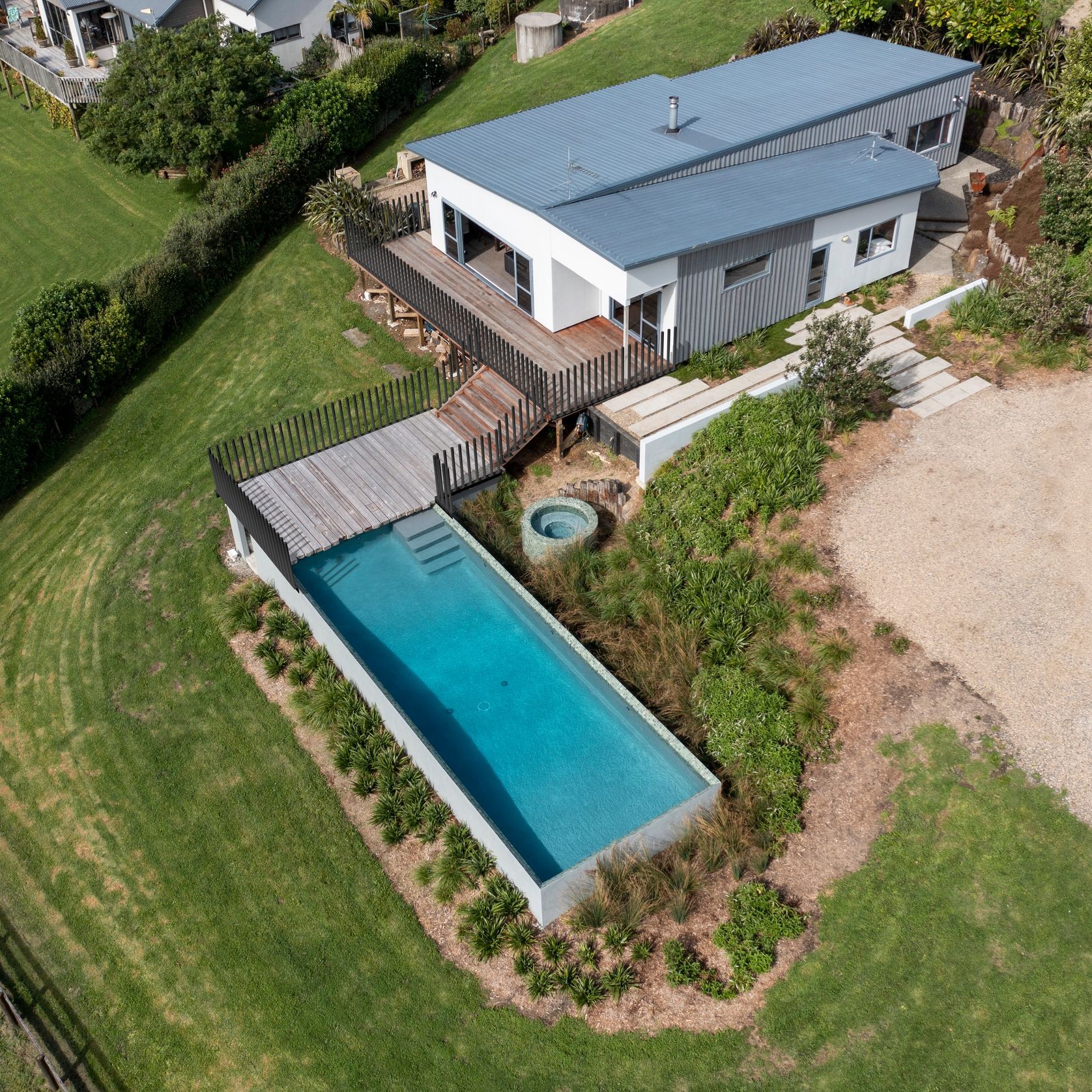 Custom Pool & Spa  gallery detail image