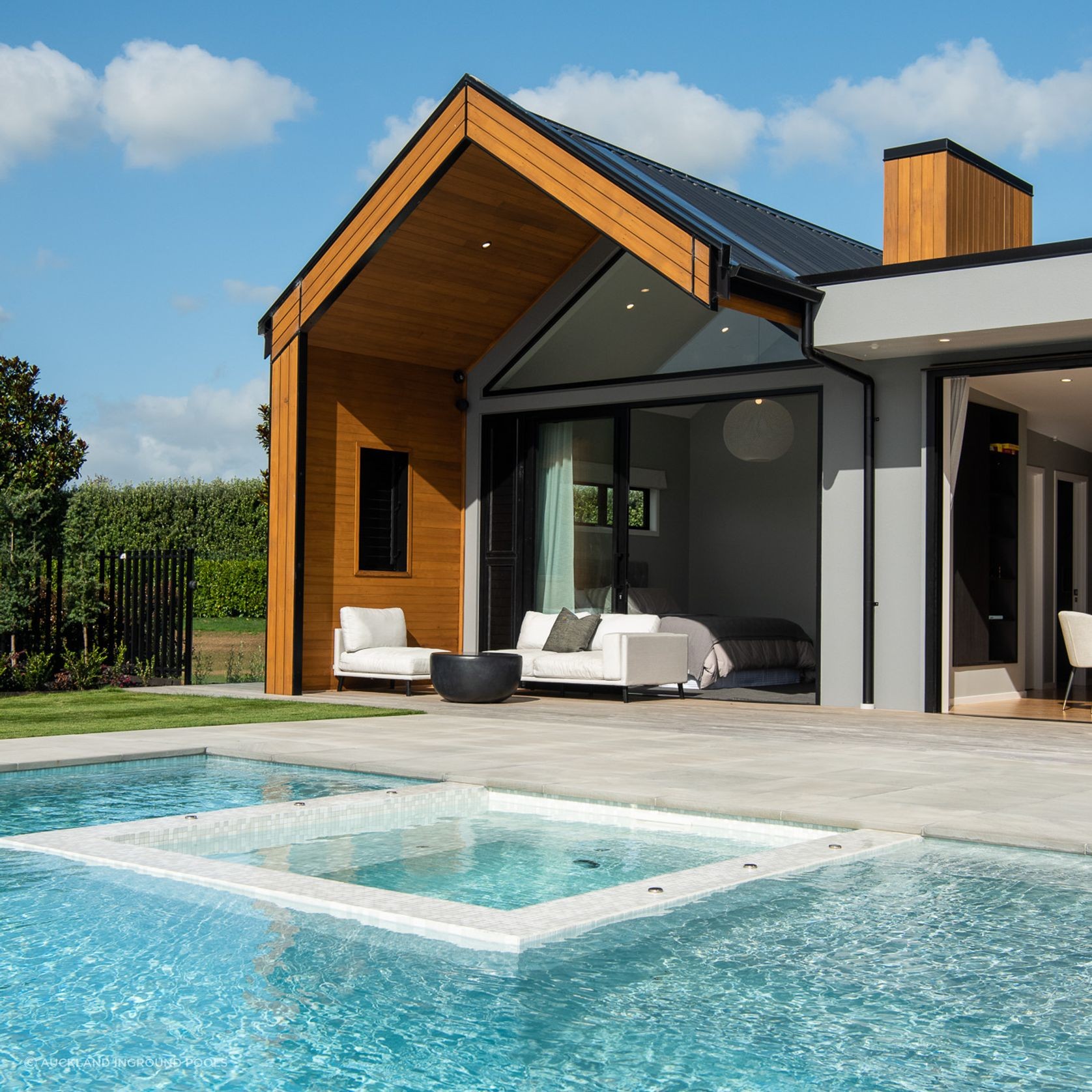Custom Pool & Spa  gallery detail image