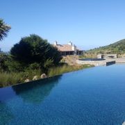 Custom Pool & Spa  gallery detail image