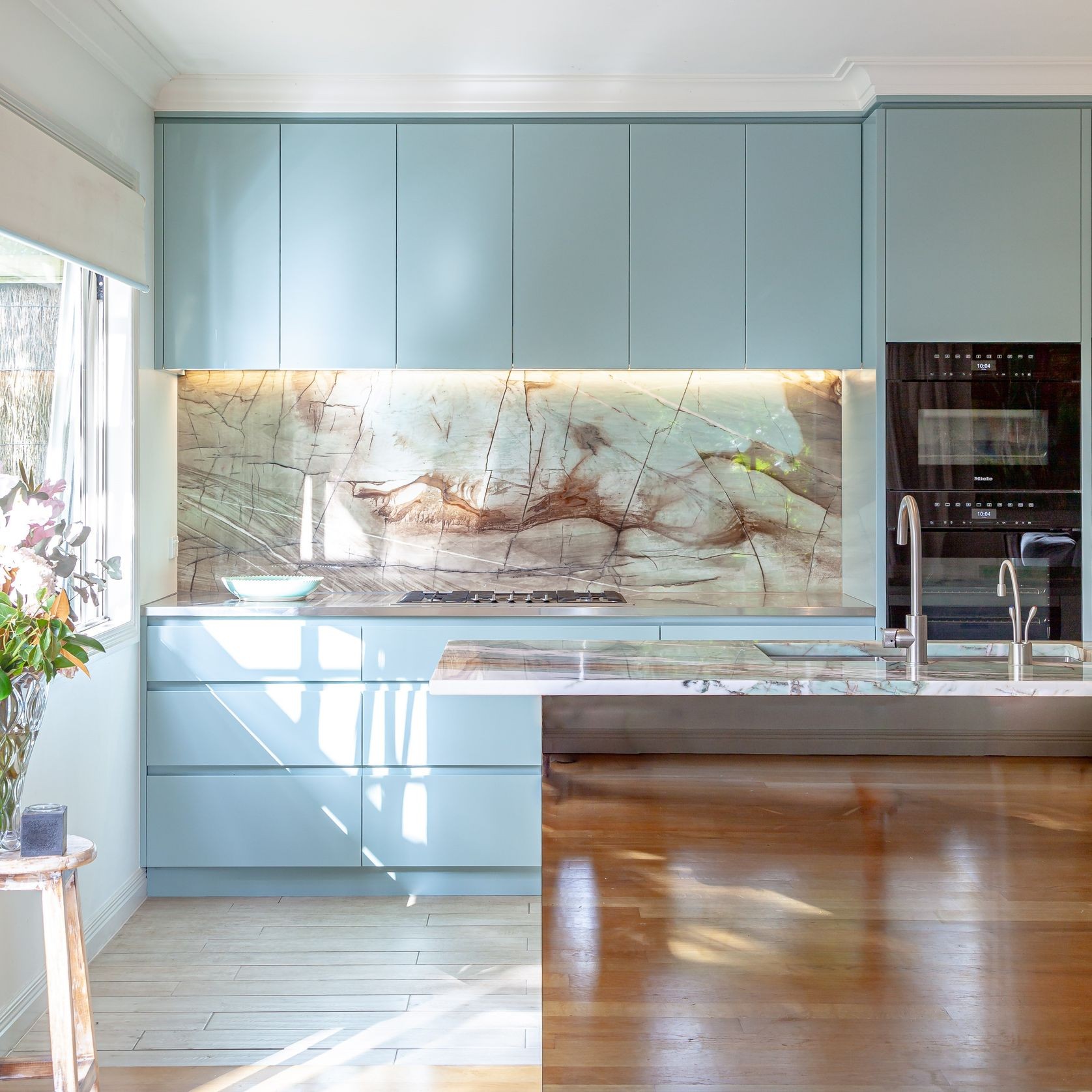 Kitchen Island Glass gallery detail image