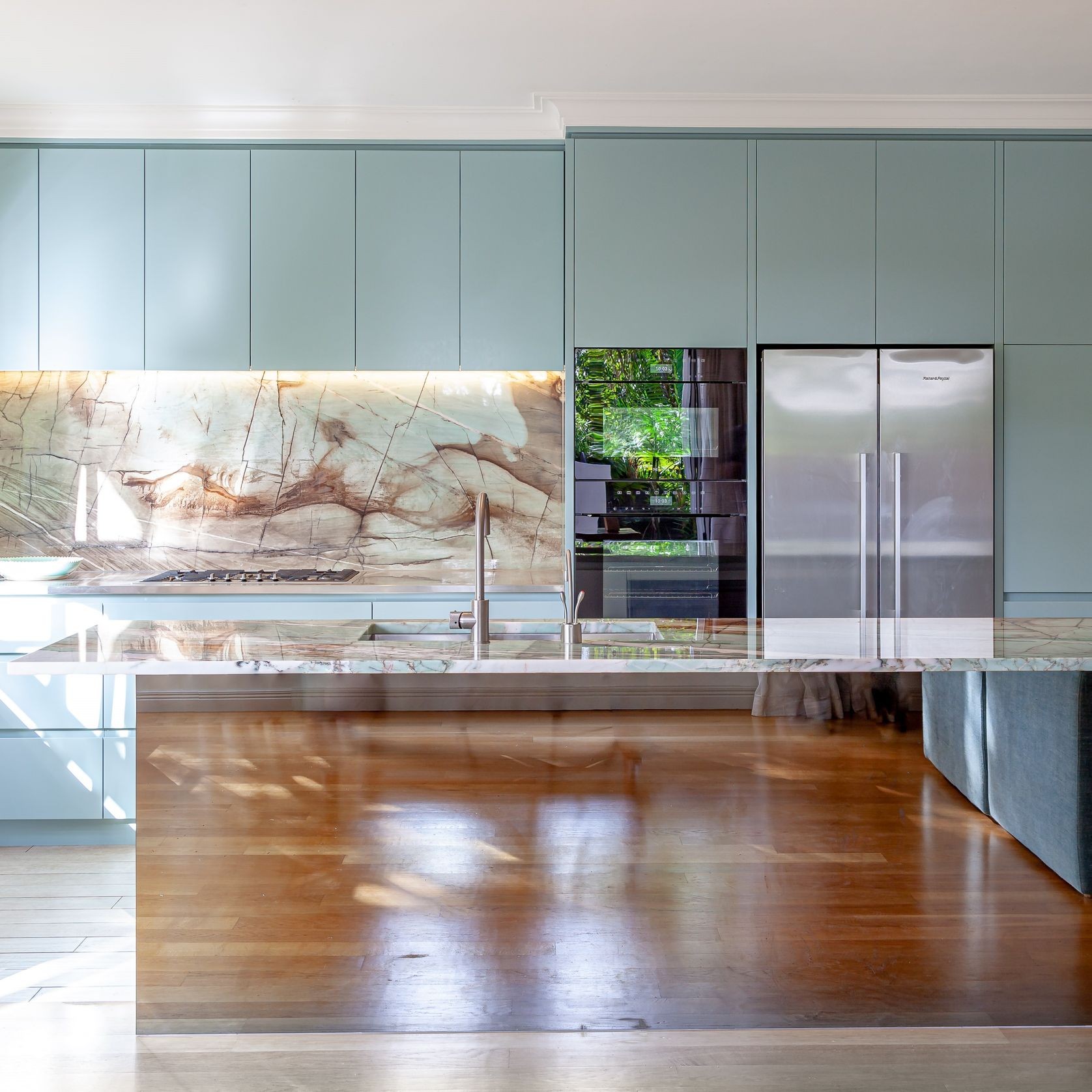 Kitchen Island Glass gallery detail image