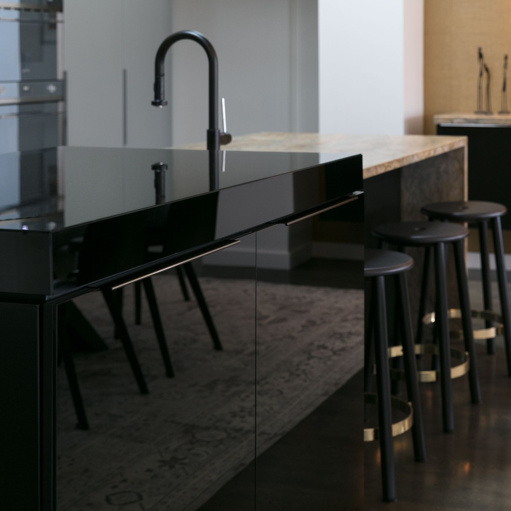 Kitchen Island Glass gallery detail image