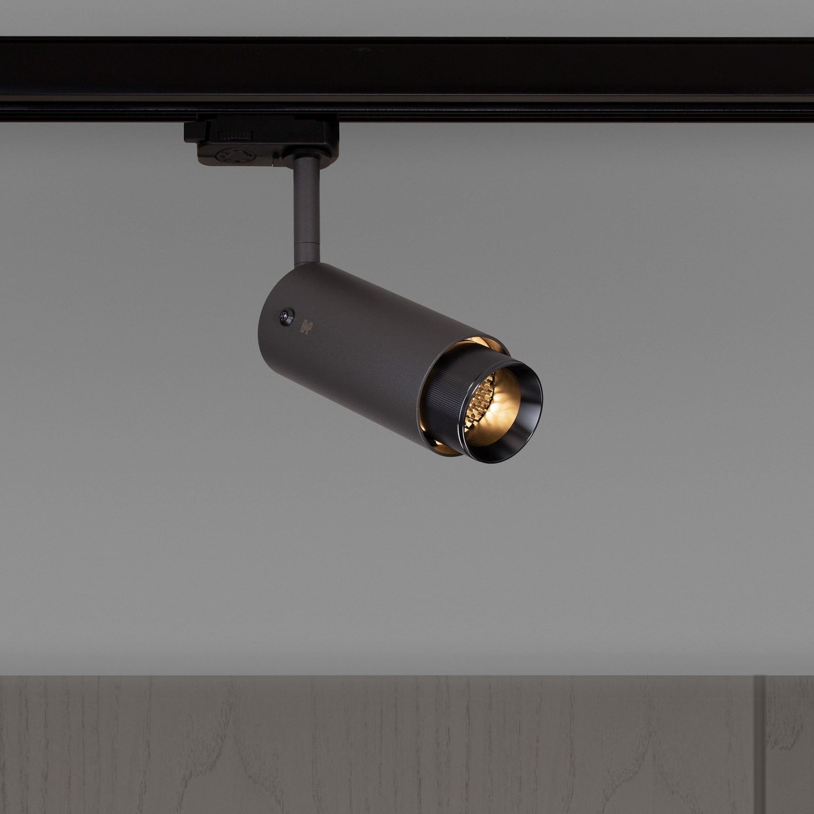 Exhaust Track Light - Linear/Graphite gallery detail image