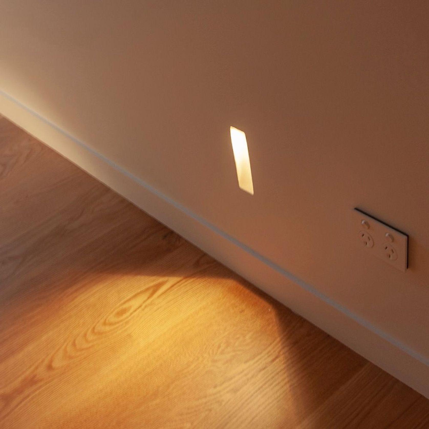 Recessed Trimless Moulding for Ambient Wall Light gallery detail image