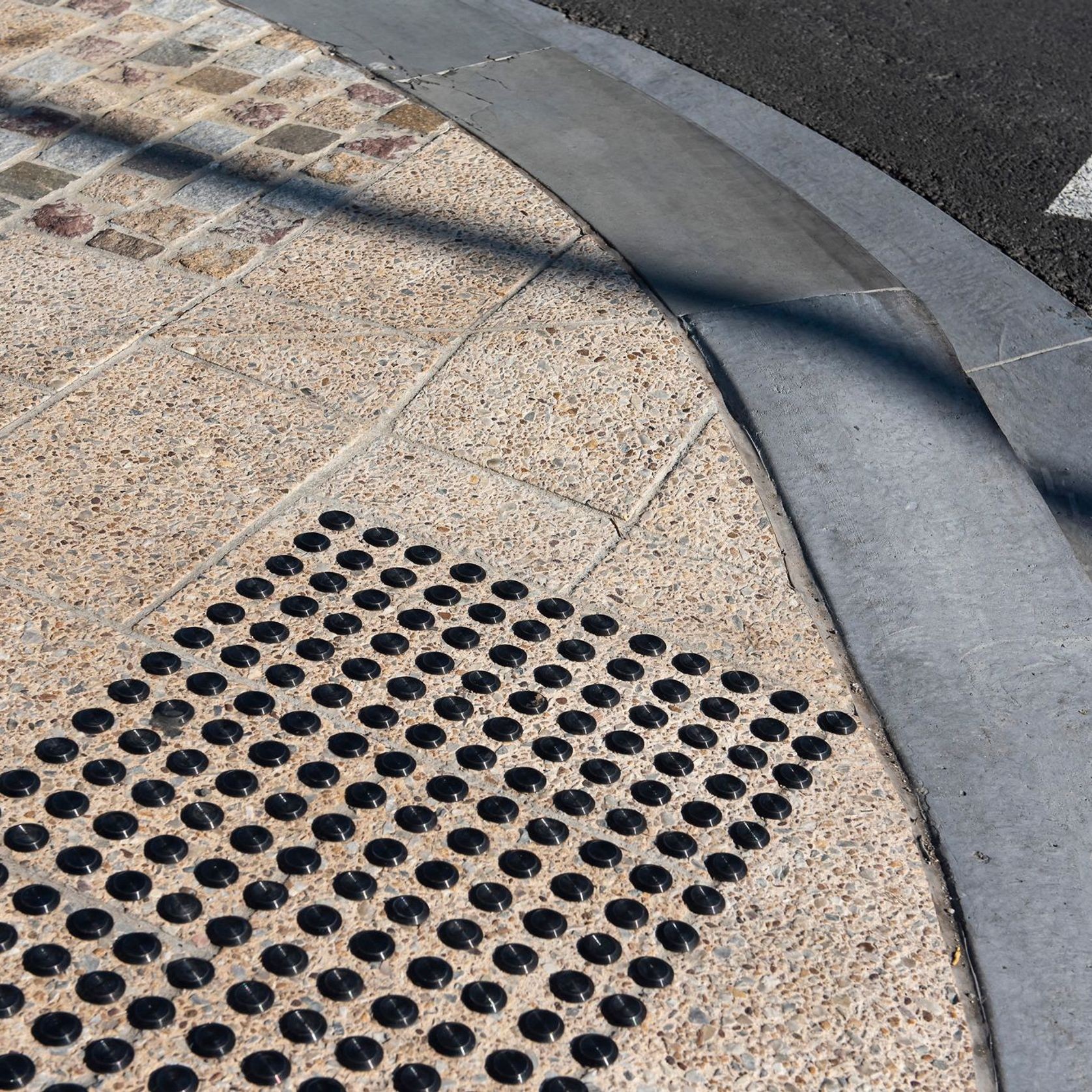 Porphyry Pavers & Cobblestones gallery detail image