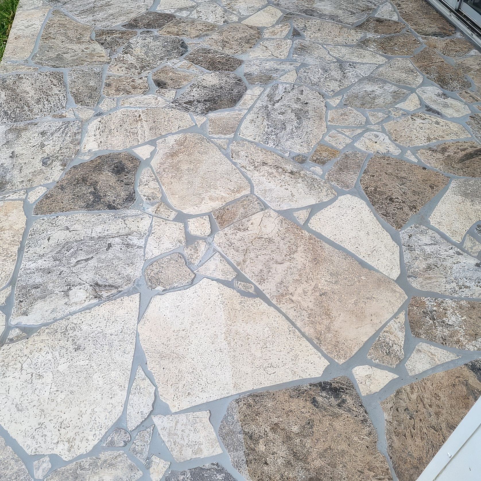 Platinum Tumbled Travertine 20mm | Random Flagstone gallery detail image