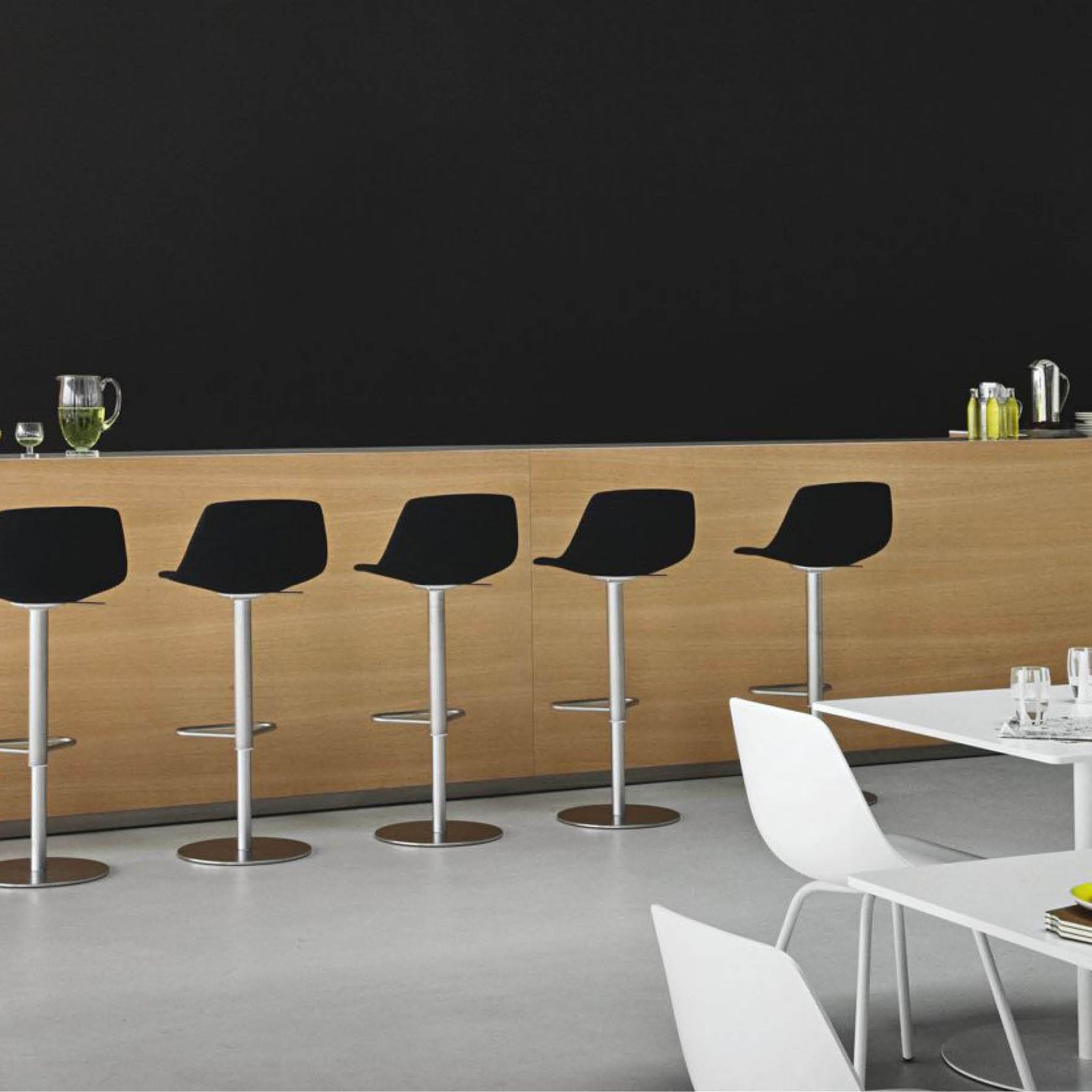 Miunn | Stool with Swivel Base gallery detail image