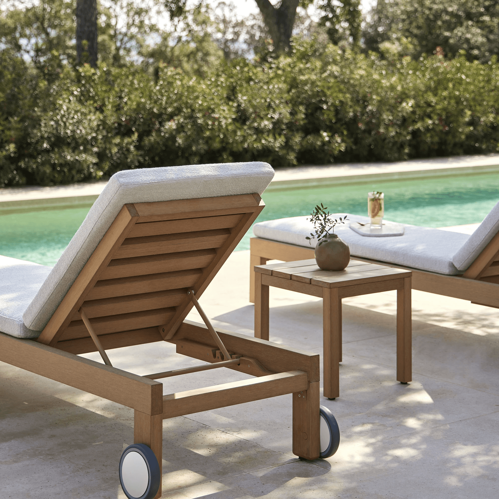 Kahn Sunbed by Point gallery detail image