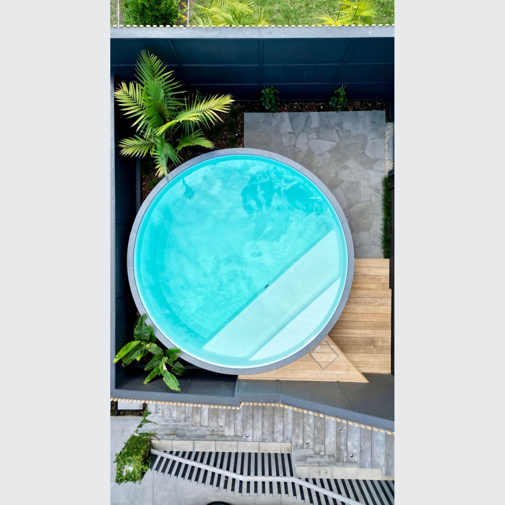 The Manu – Naked - Kit Set gallery detail image