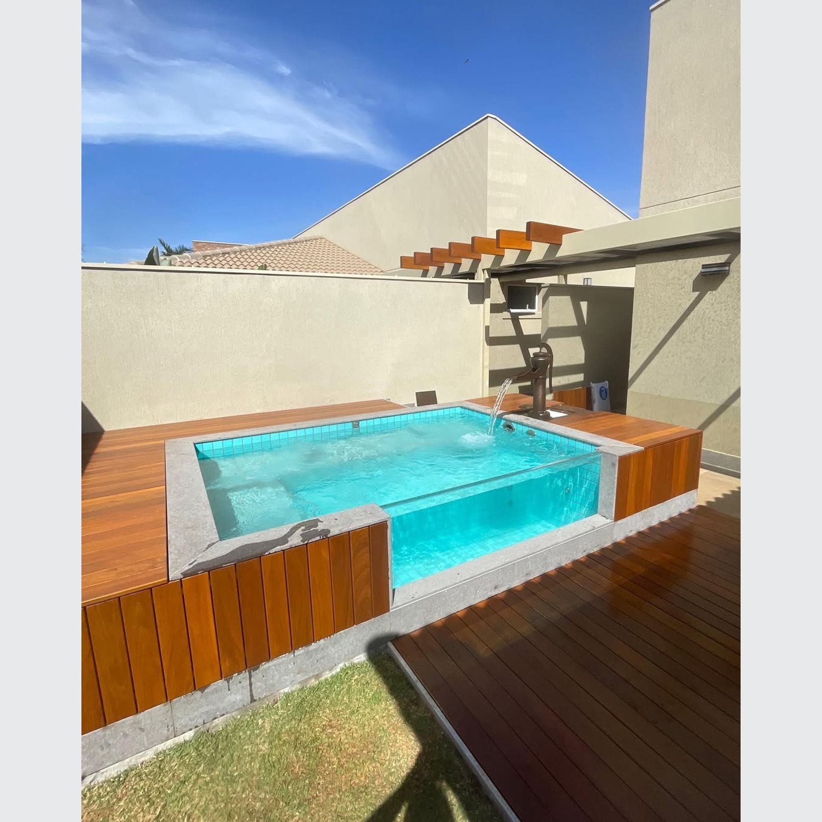 Faenza 3.05m x 2.27m x .86cm Swimming pool gallery detail image
