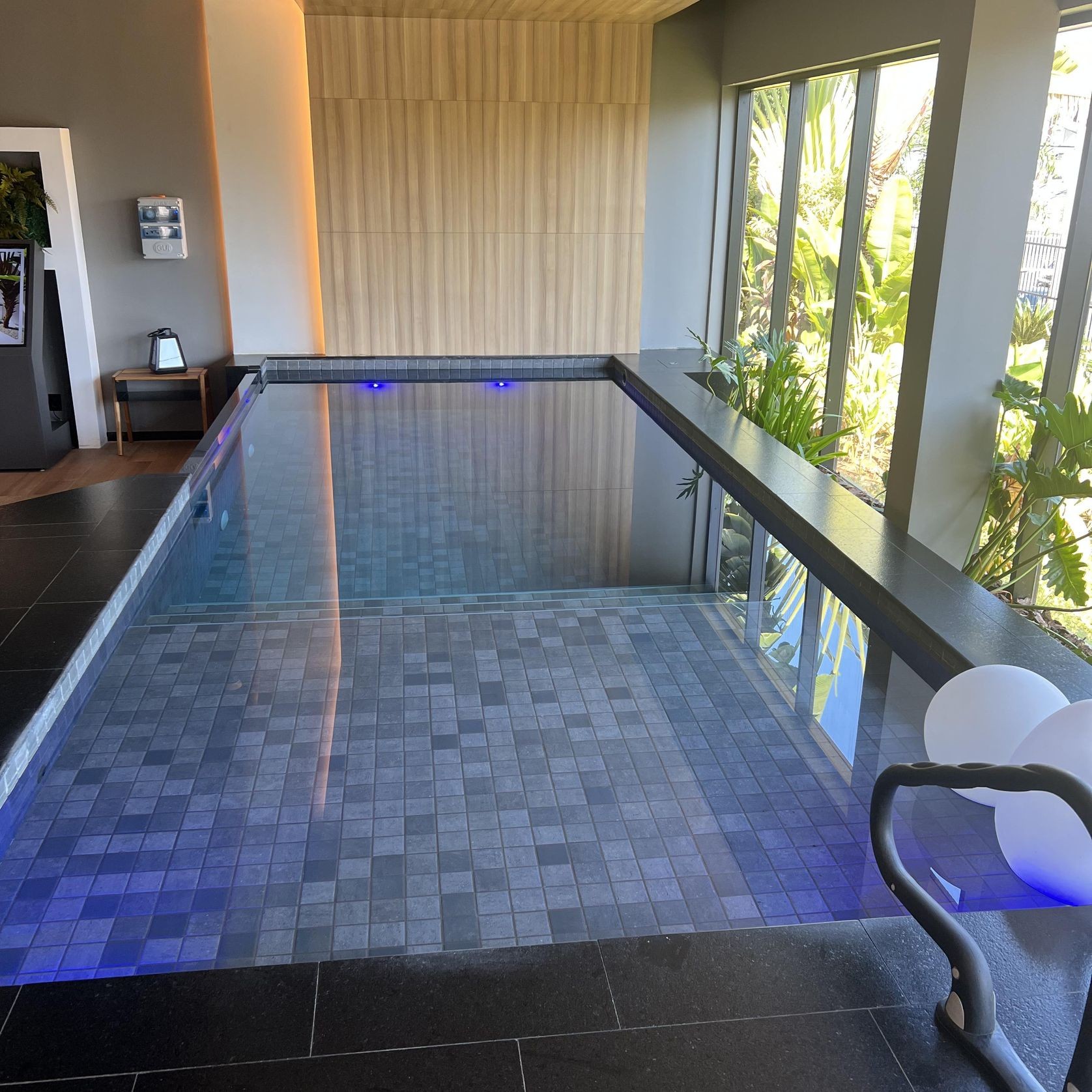 Fes Blue 9.0m x 4.0m Swimming pool with tanning ledge gallery detail image