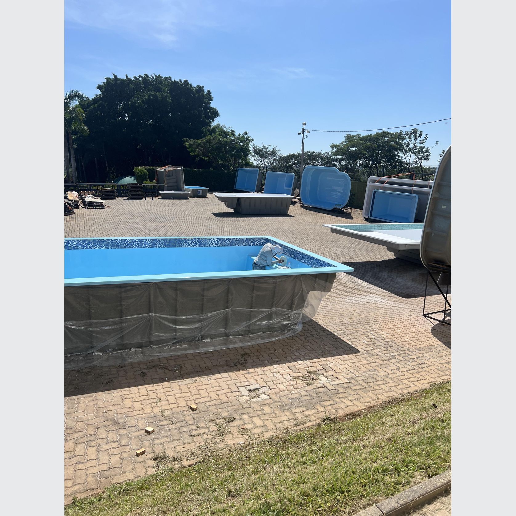 Tile Line Swimming Pools with Tanning ledge gallery detail image