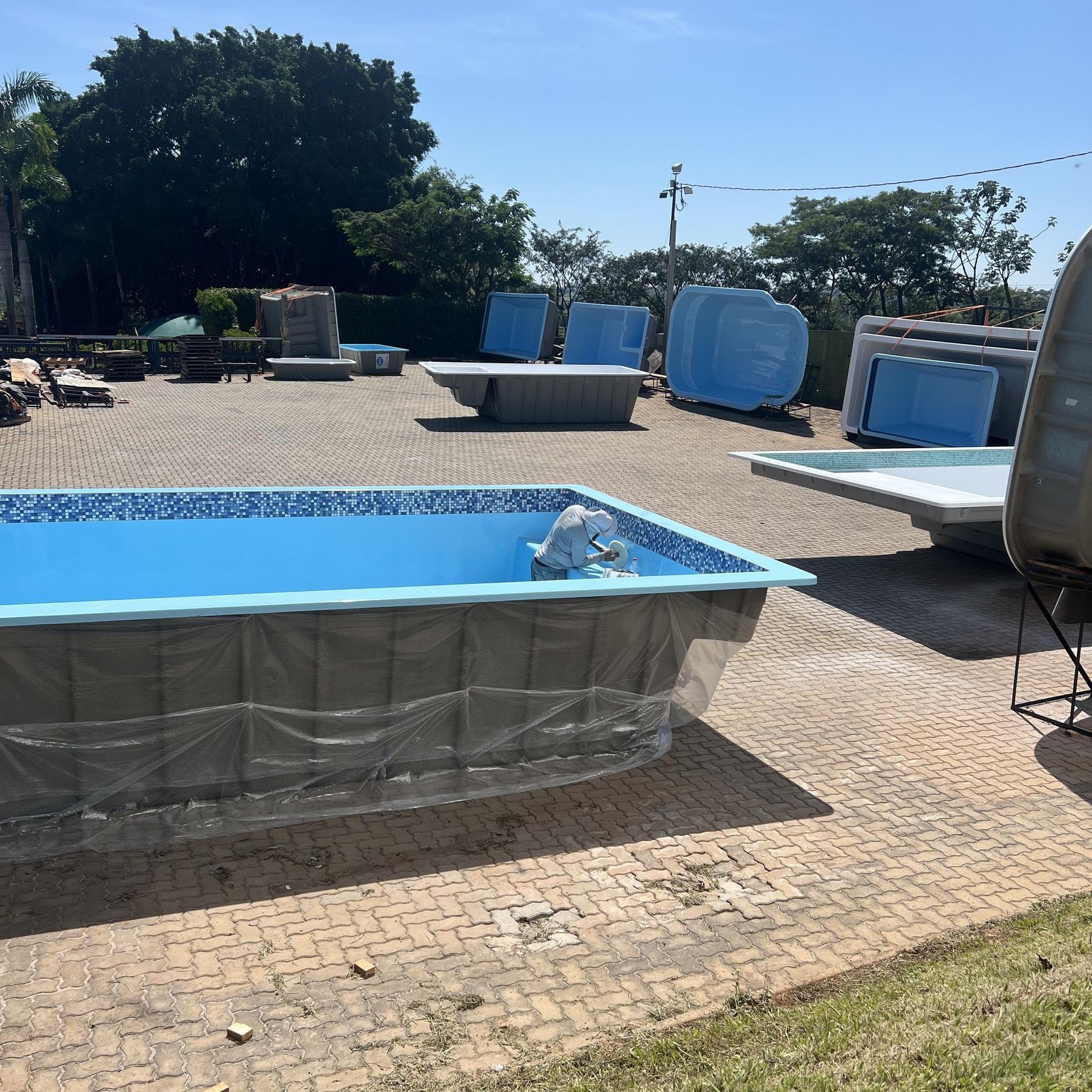 Tile Line Swimming Pools with Tanning ledge gallery detail image
