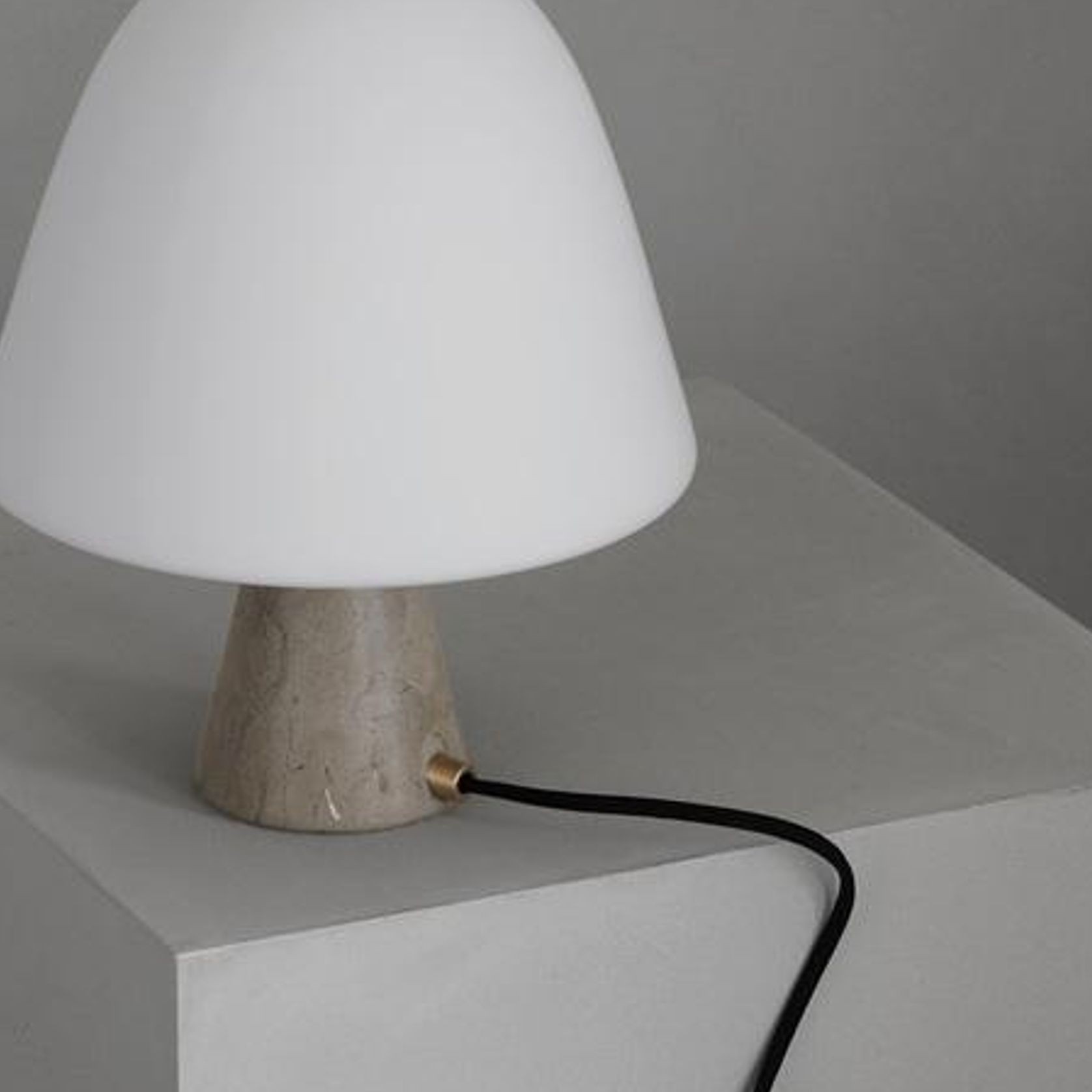 Meadow Table Lamp by Fredericia gallery detail image