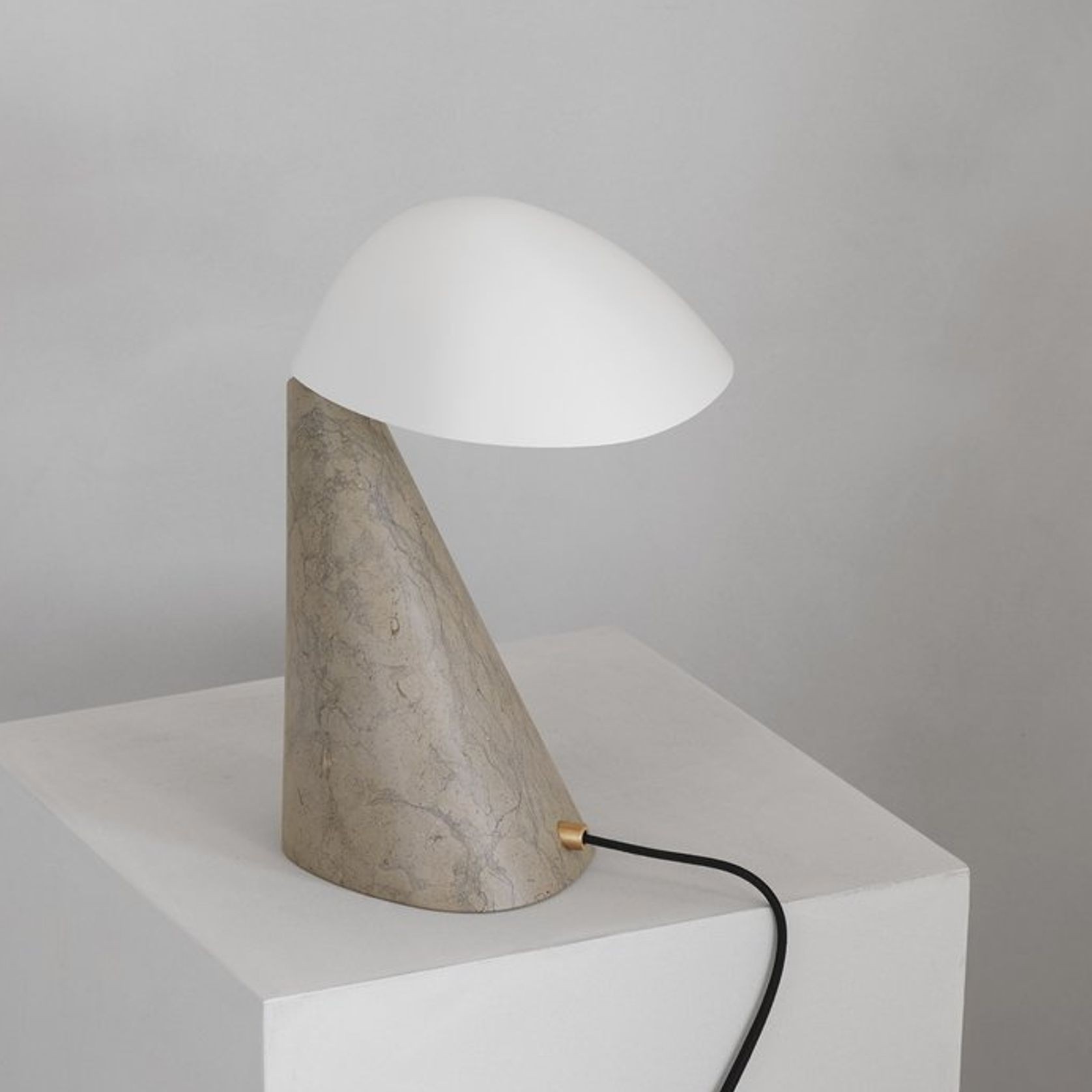 Fellow Table Lamp by Fredericia gallery detail image