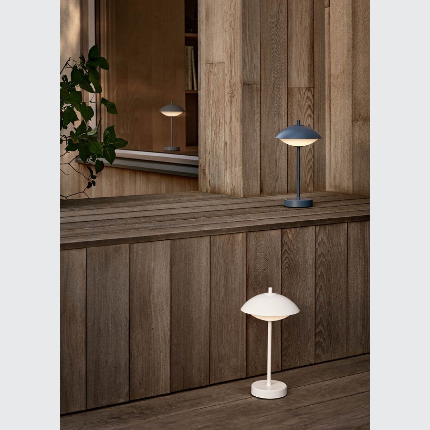 Clam Portable Lamp gallery detail image