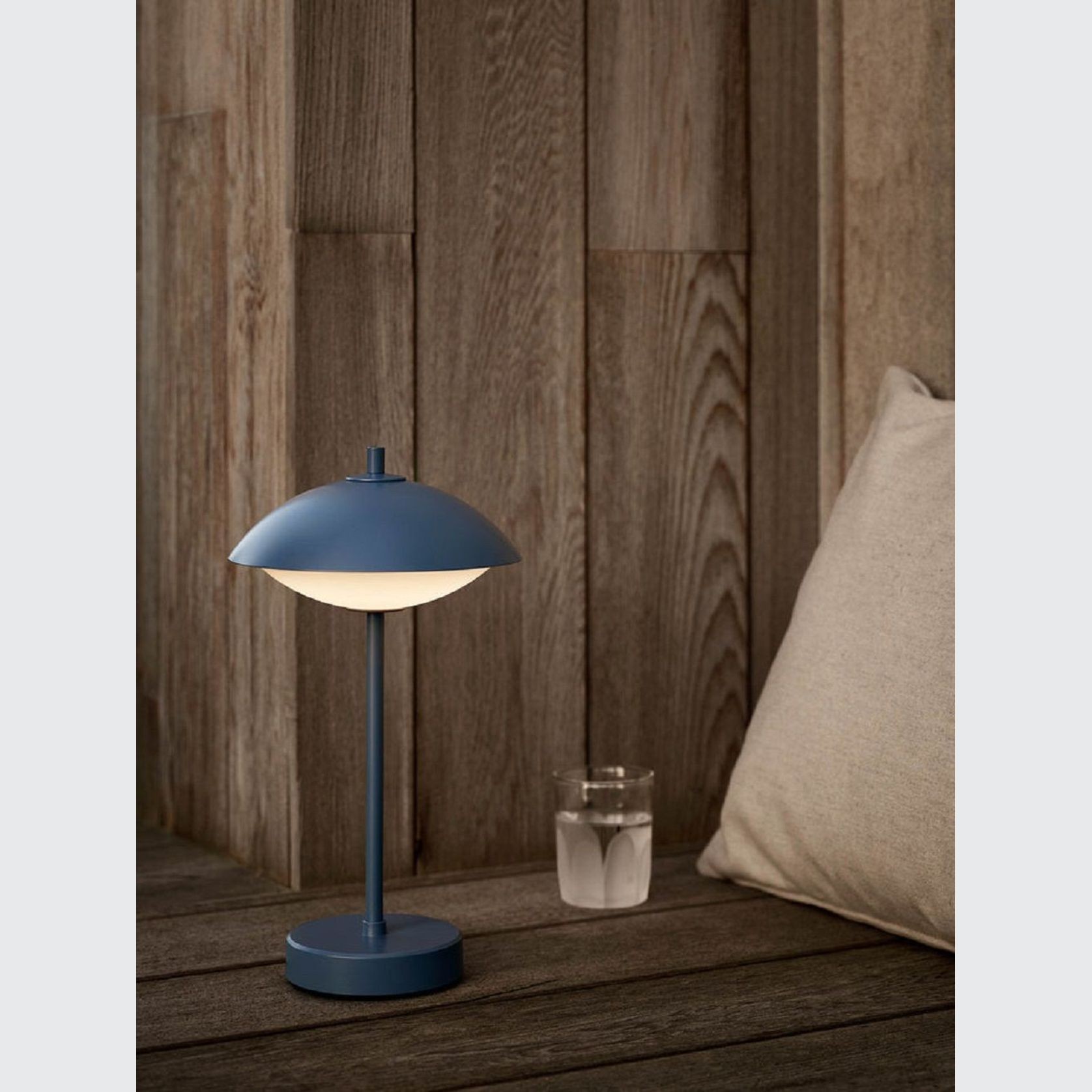 Clam Portable Lamp gallery detail image