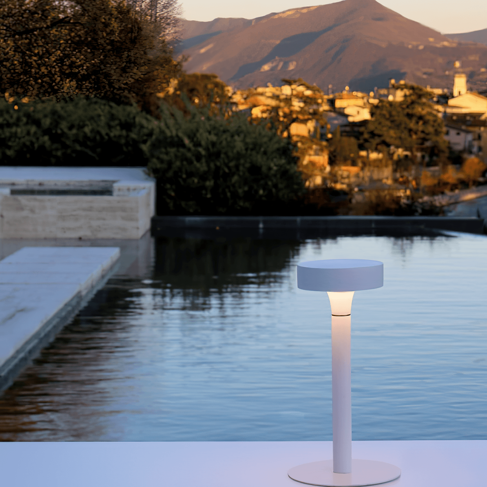 Très Jolie Table Lamp gallery detail image