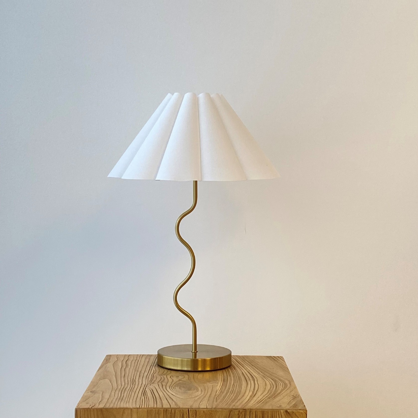 Wavy Table Lamp gallery detail image